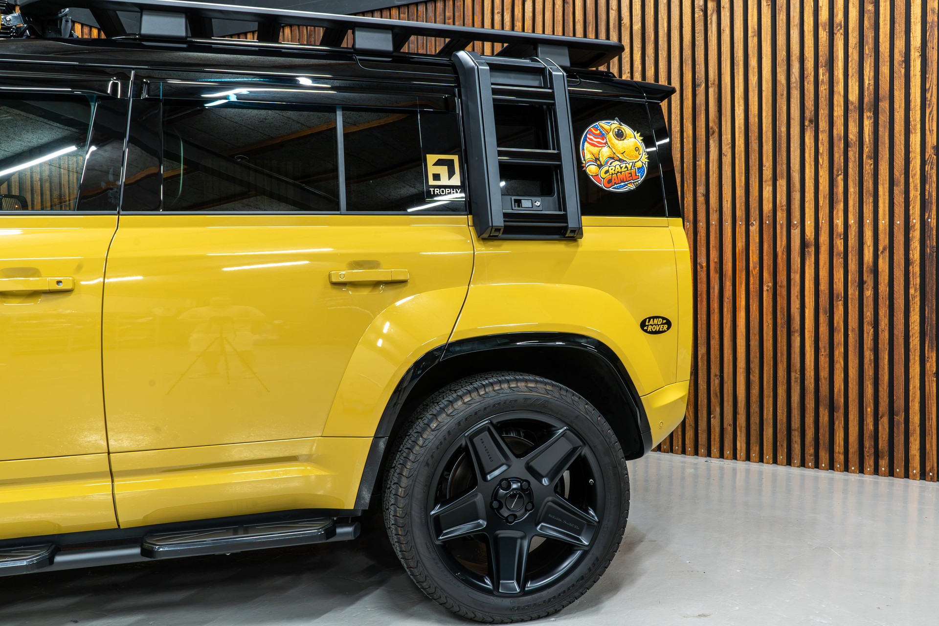 LAND ROVER Defender 110 3.0 D I6 350 Trophy Edition Yellow-image-5