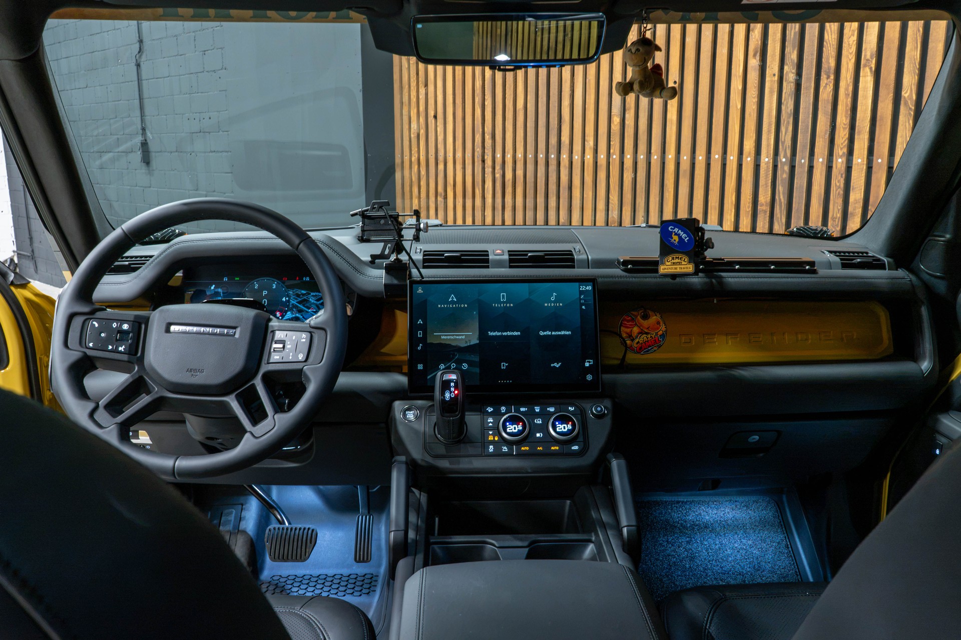 LAND ROVER Defender 110 3.0 D I6 350 Trophy Edition Yellow-image-7