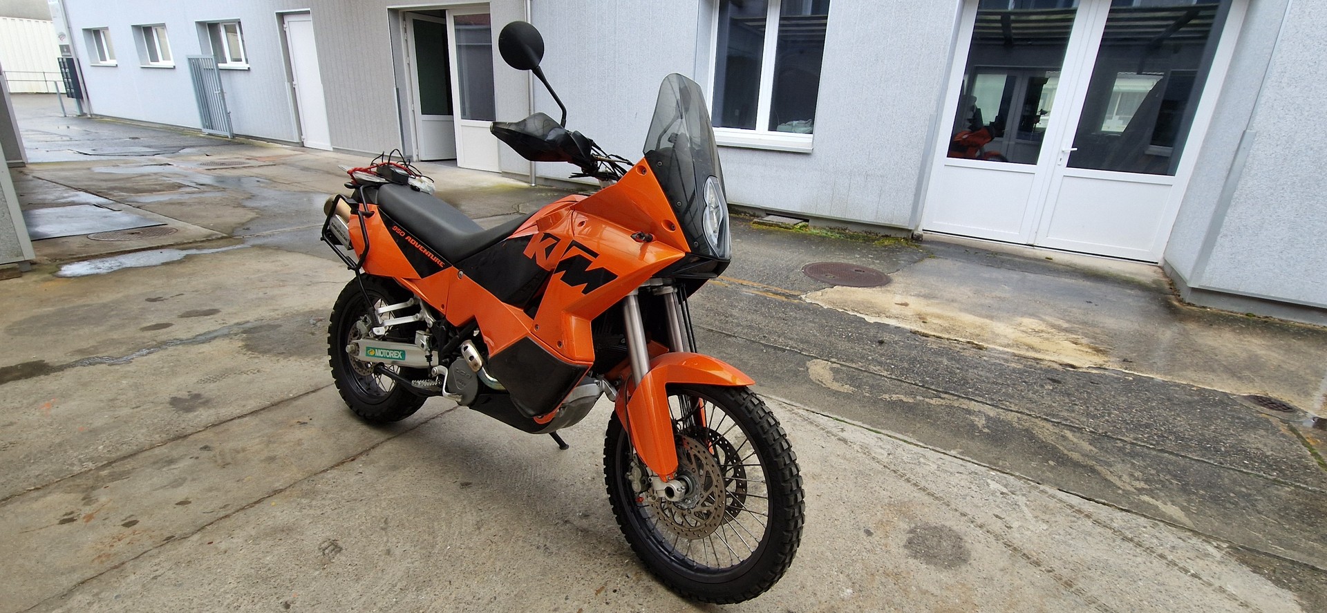 KTM 950 Adventure LC8 V2-image-4