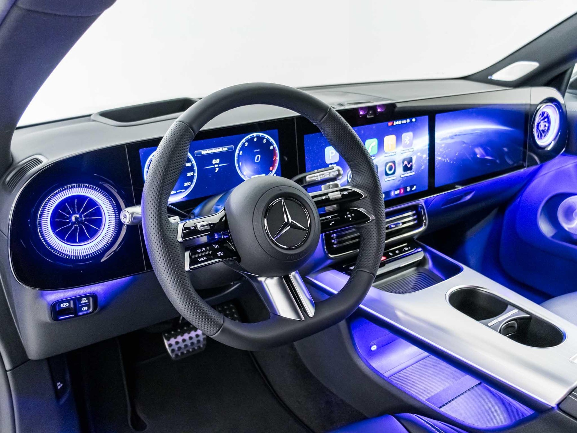 MERCEDES-BENZ CLA 220 4MATIC SB-image-9