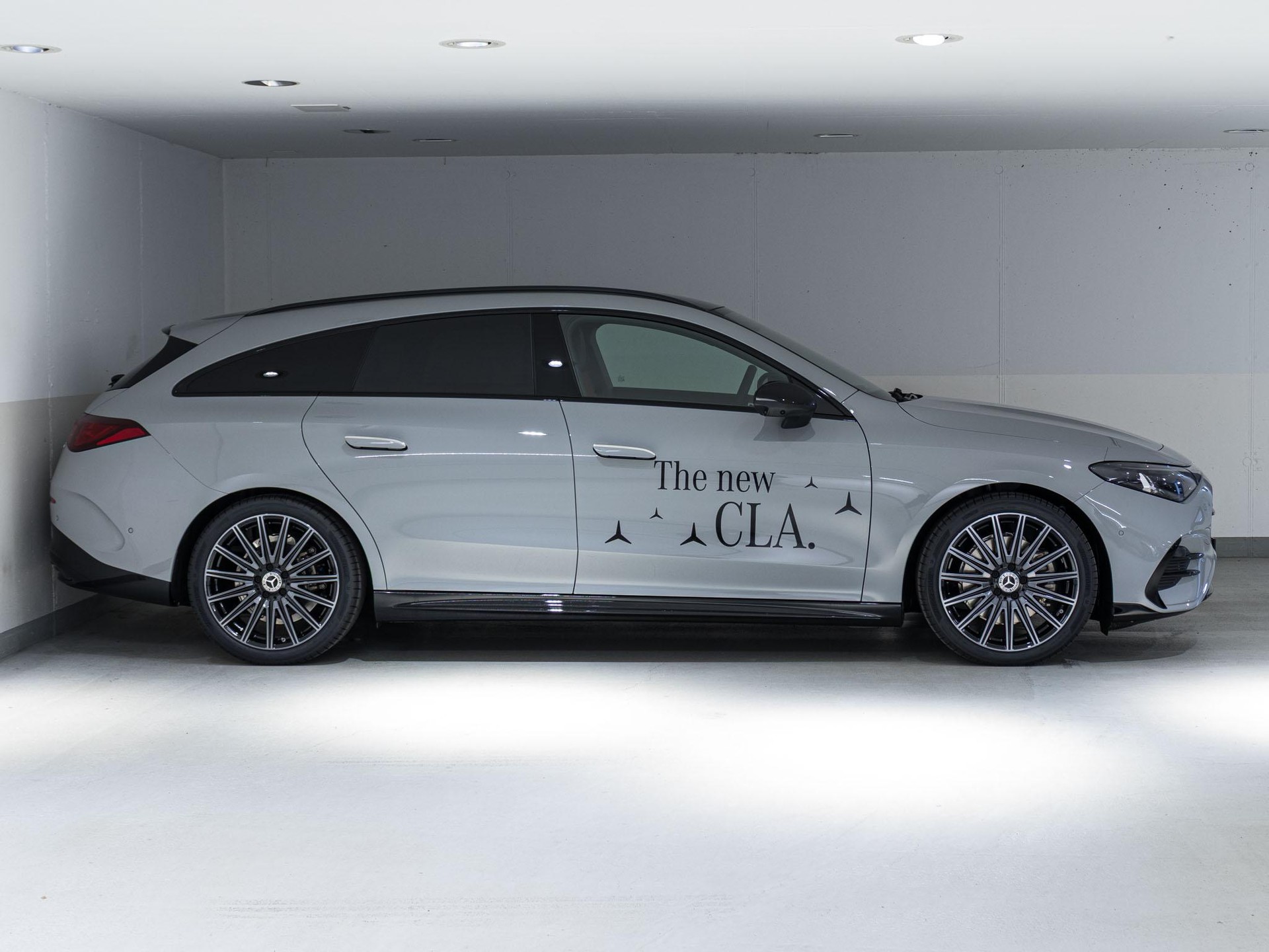 MERCEDES-BENZ CLA 220 4MATIC SB-image-1
