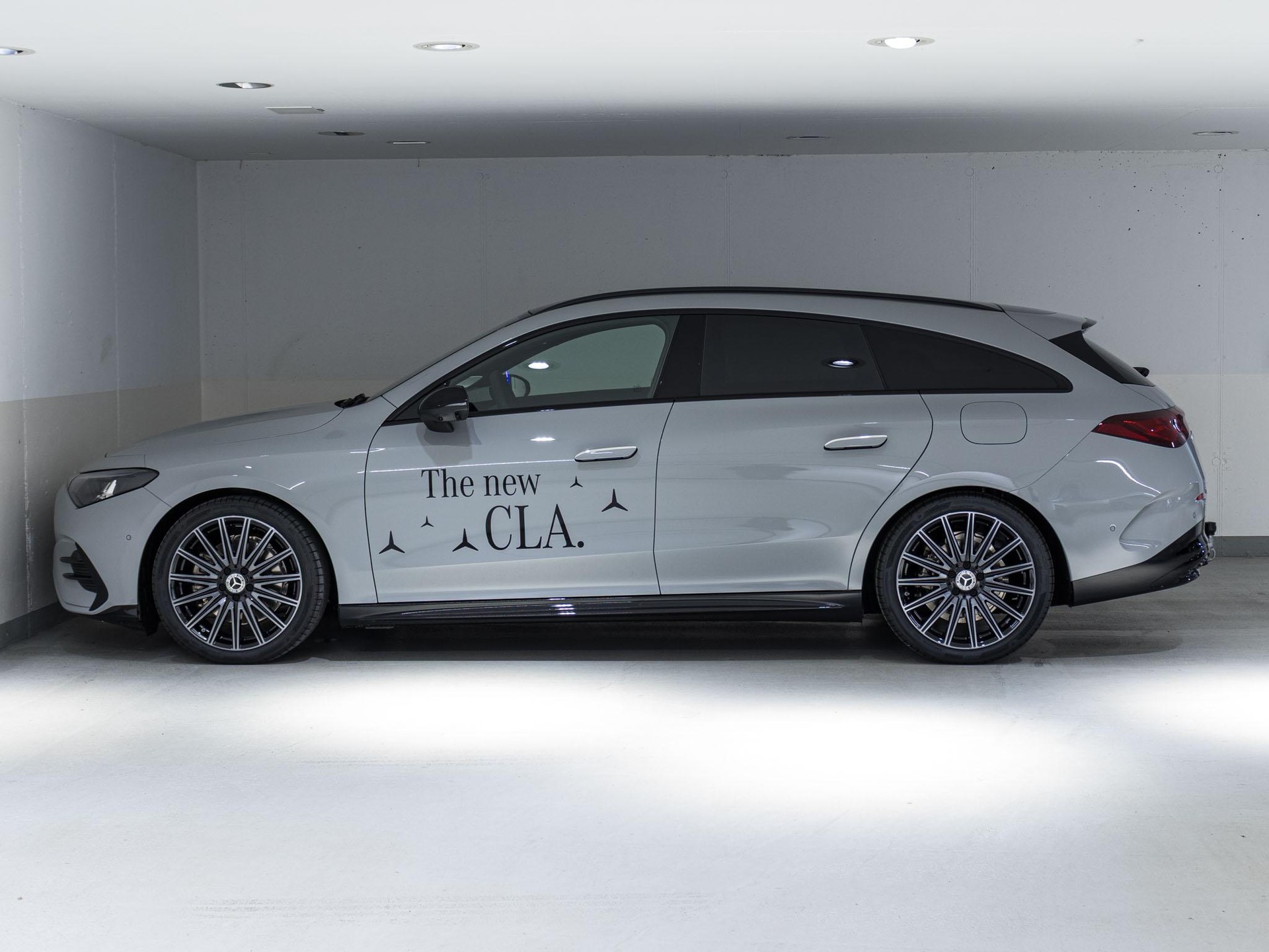MERCEDES-BENZ CLA 220 4MATIC SB-image-4