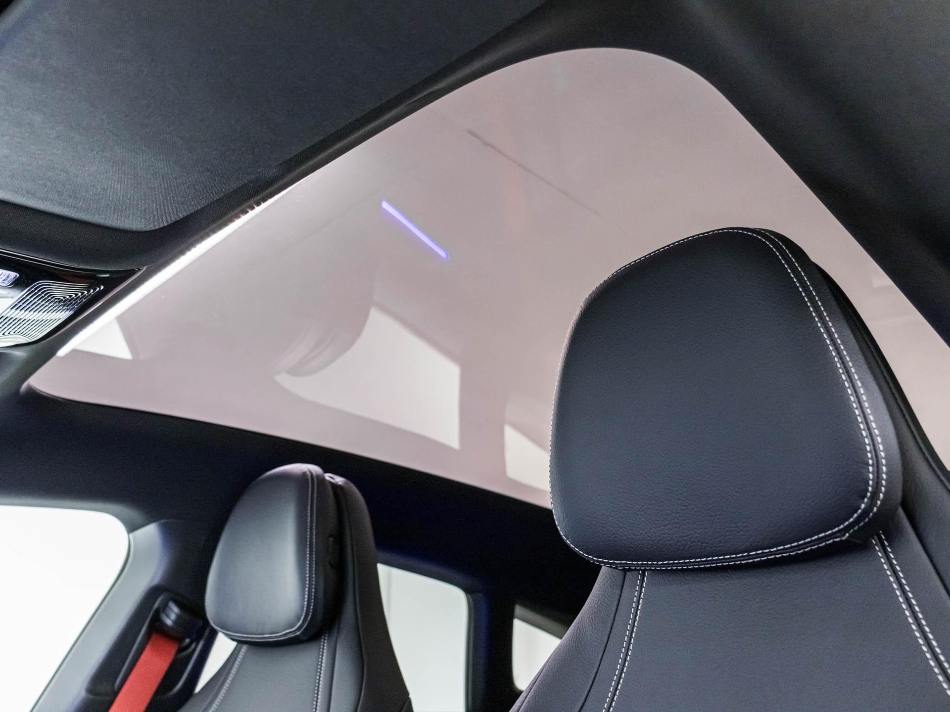 MERCEDES-BENZ CLA 220 4MATIC SB-image-8