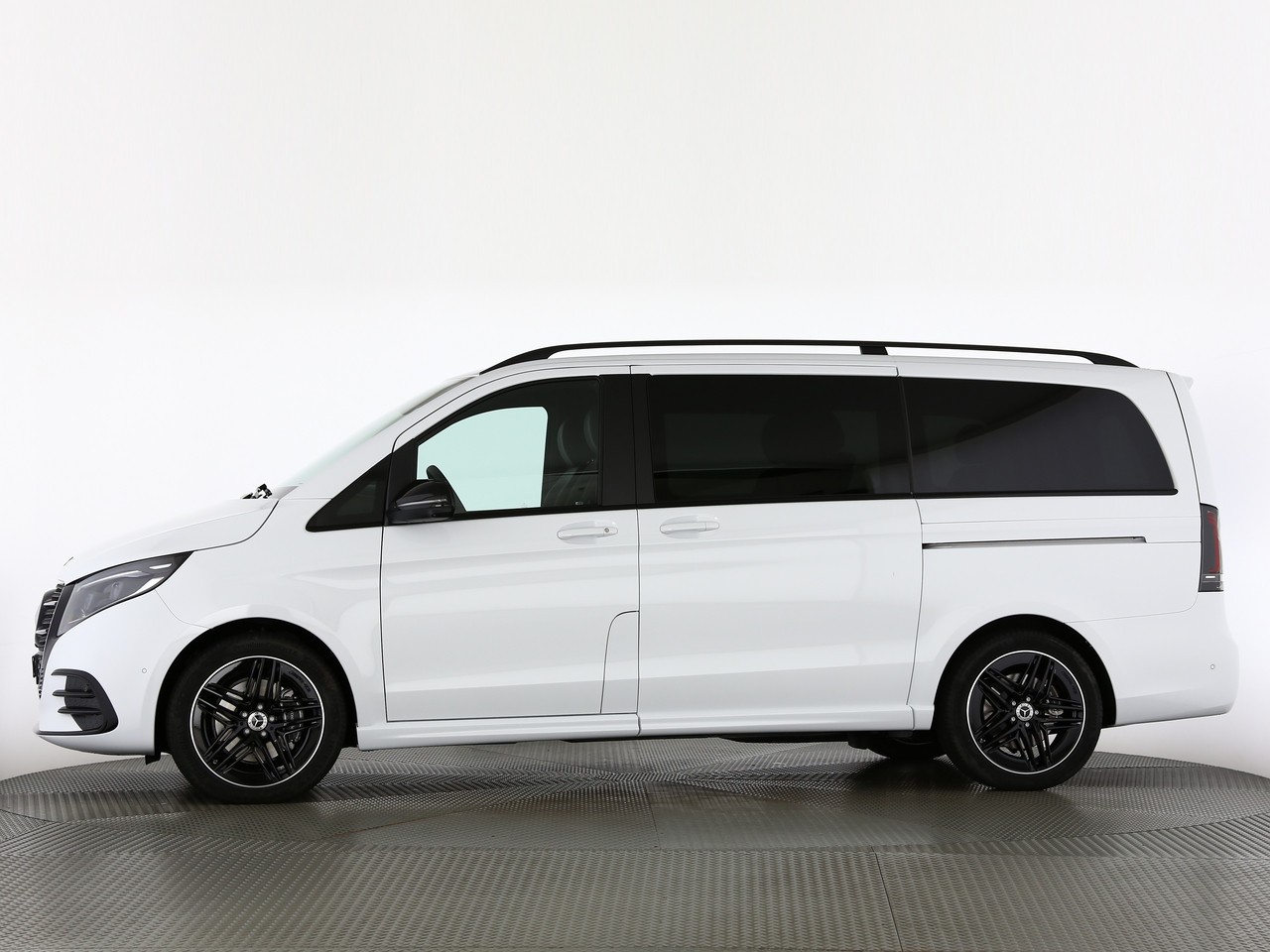 MERCEDES-BENZ V 300 d lang 4Matic Swiss Edition 9G-Tronic-image-1