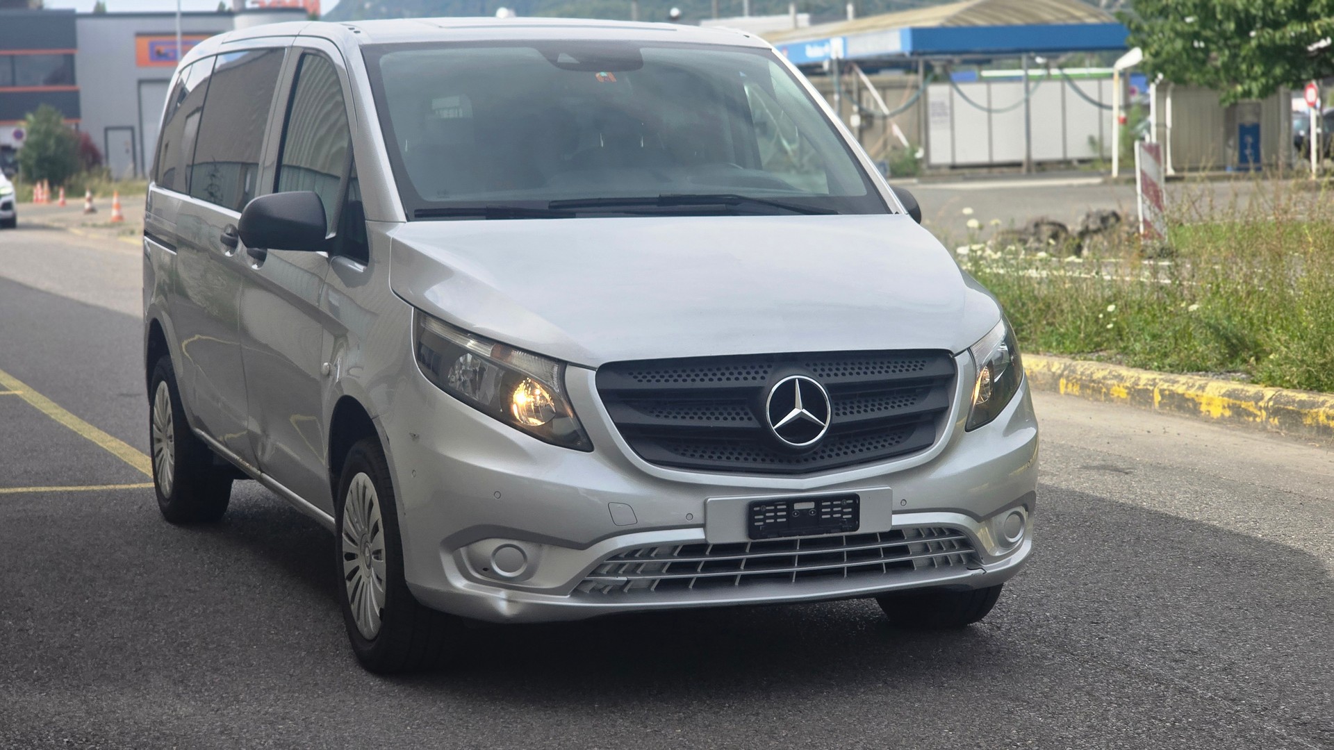 MERCEDES-BENZ Vito 119 BlueTEC Tourer Base L 4Matic 7G-Tronic-image-2
