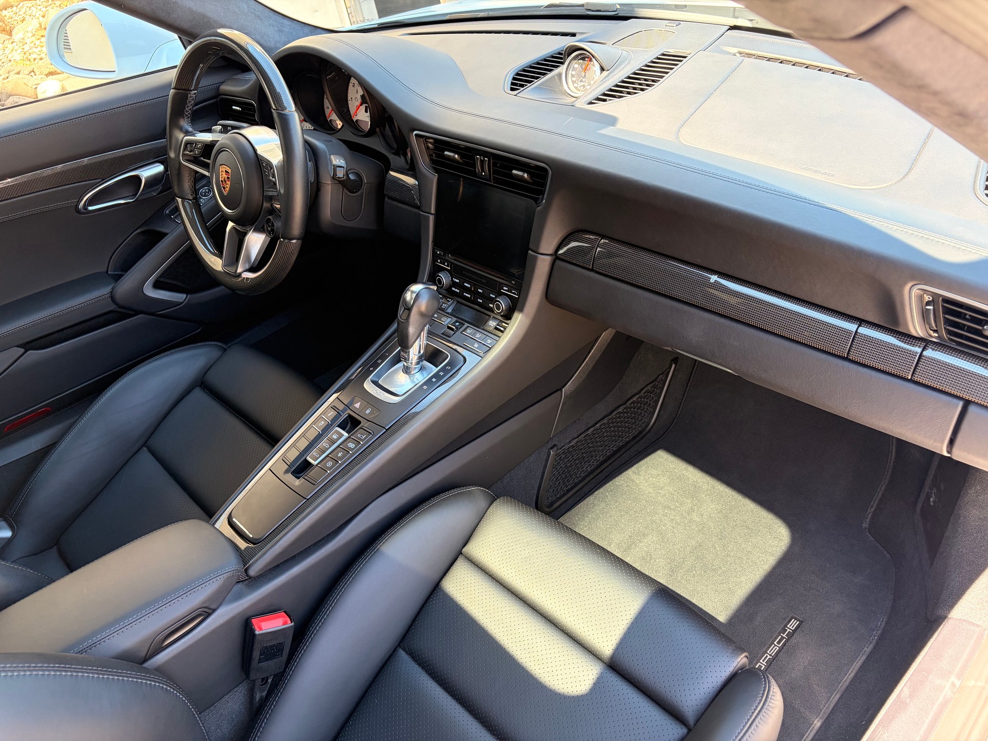 PORSCHE 911 Carrera 4 GTS PDK-image-4