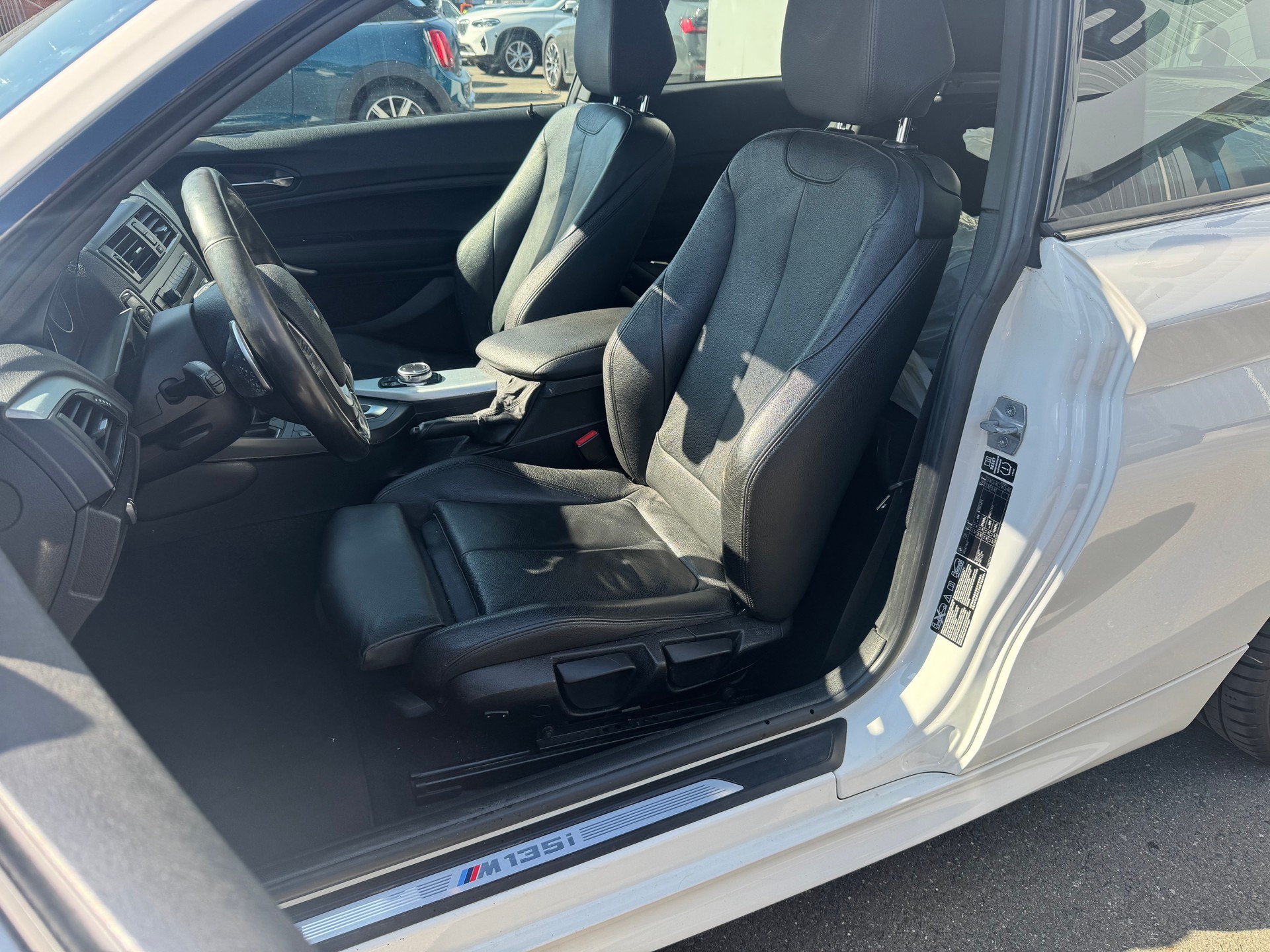 BMW M135i xDrive Steptronic-image-13