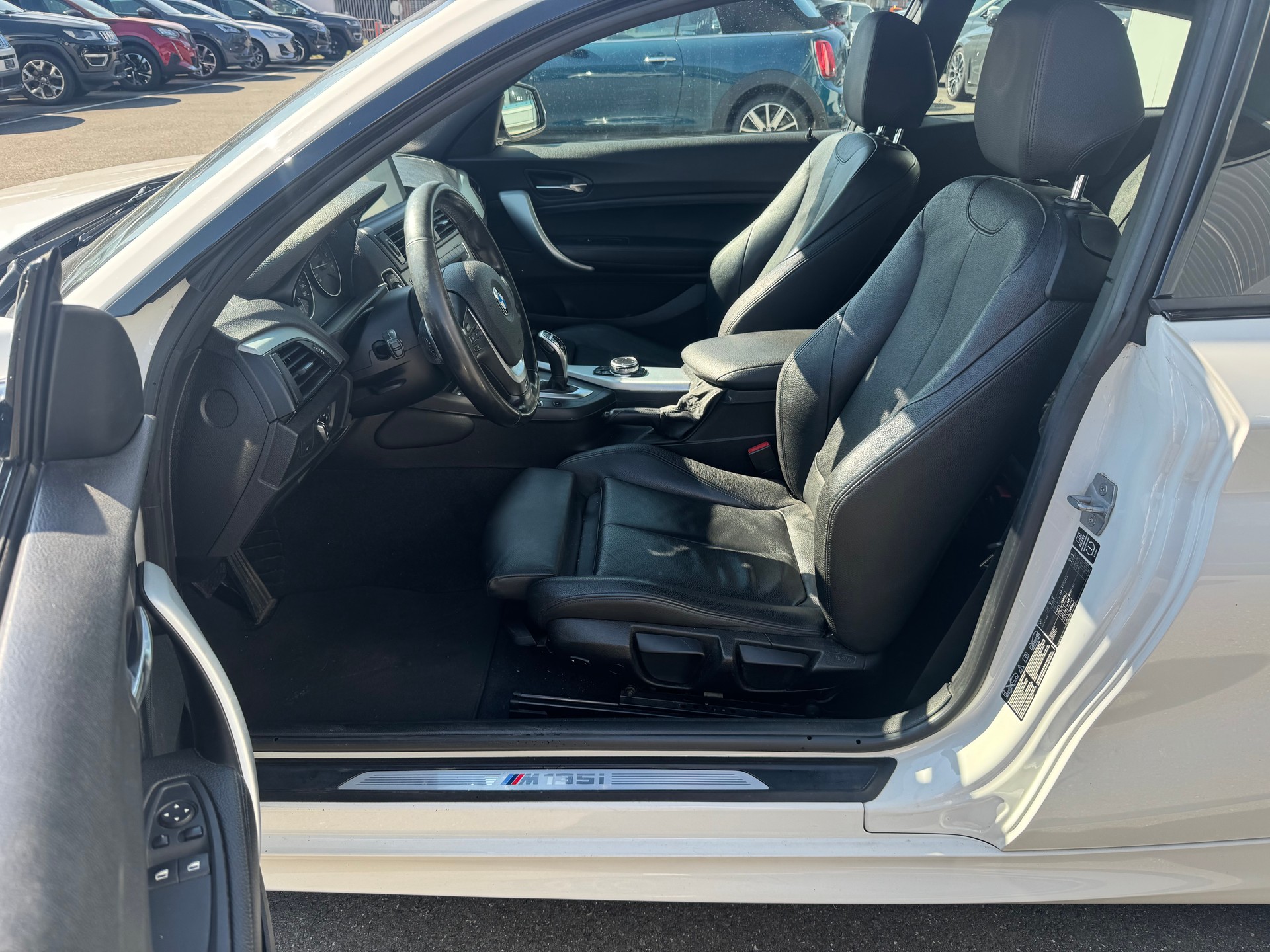BMW M135i xDrive Steptronic-image-11