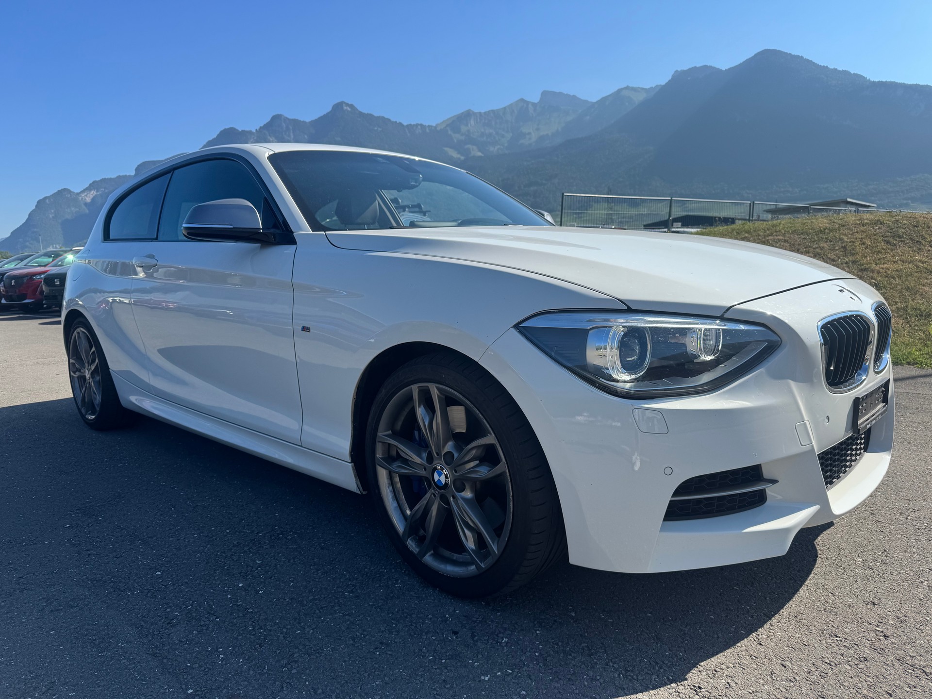 BMW M135i xDrive Steptronic-image-3