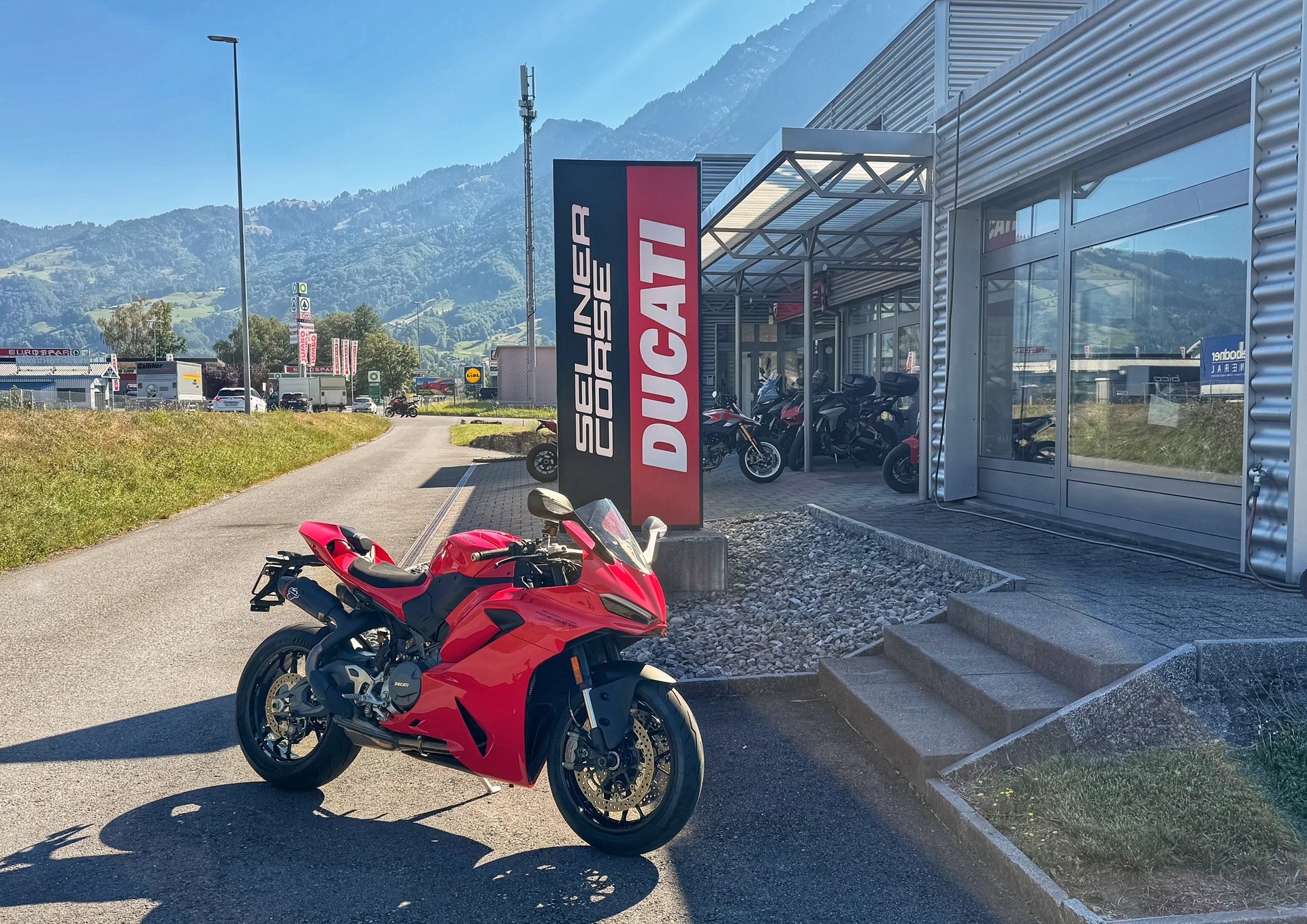DUCATI Panigale V2