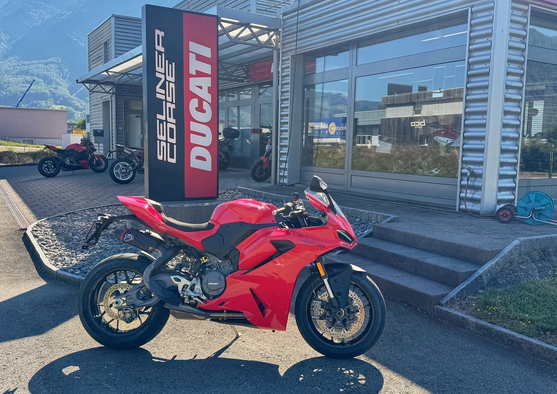 DUCATI Panigale V2-image-3