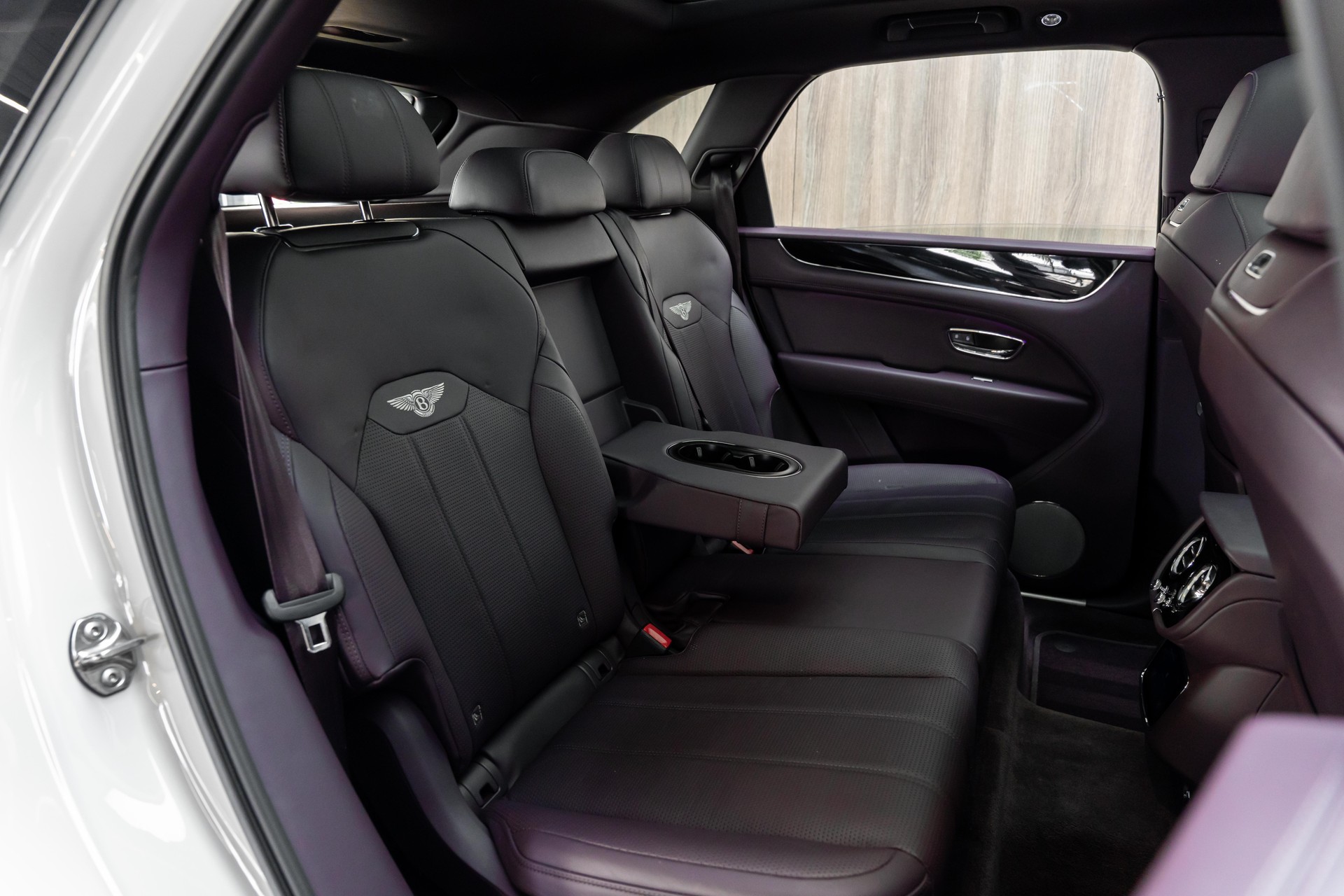 BENTLEY Bentayga V8-image-9