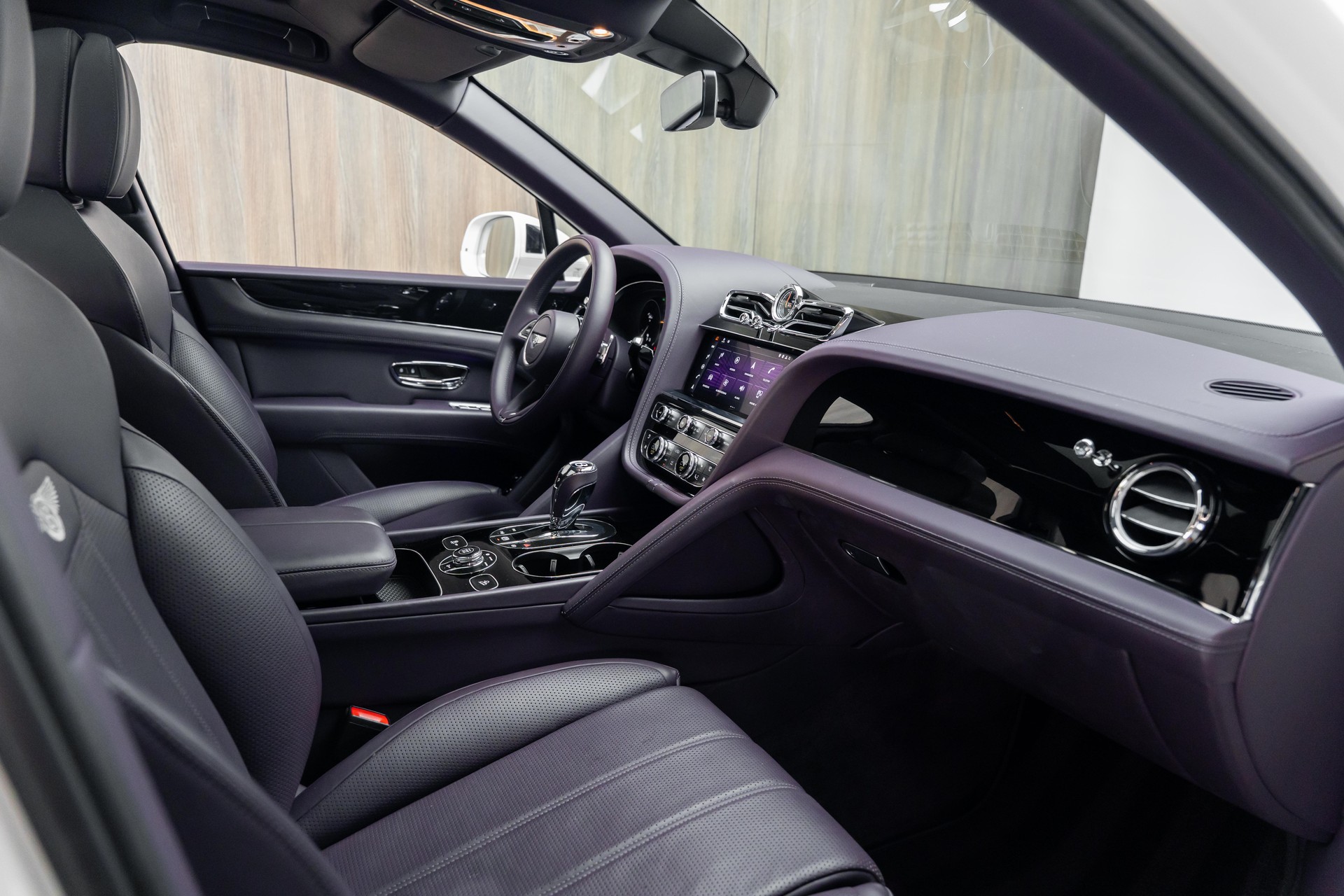 BENTLEY Bentayga V8-image-7