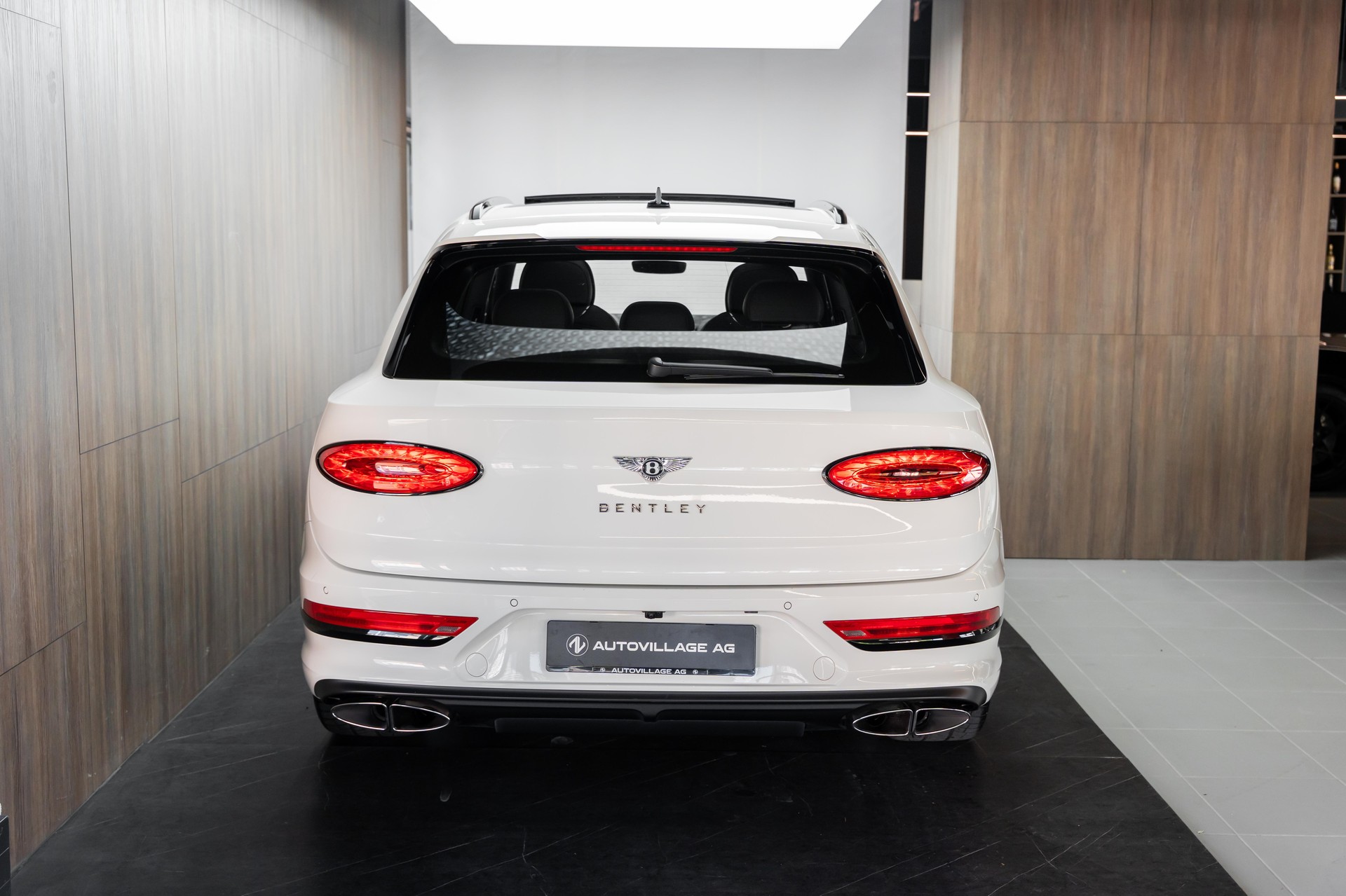 BENTLEY Bentayga V8-image-28