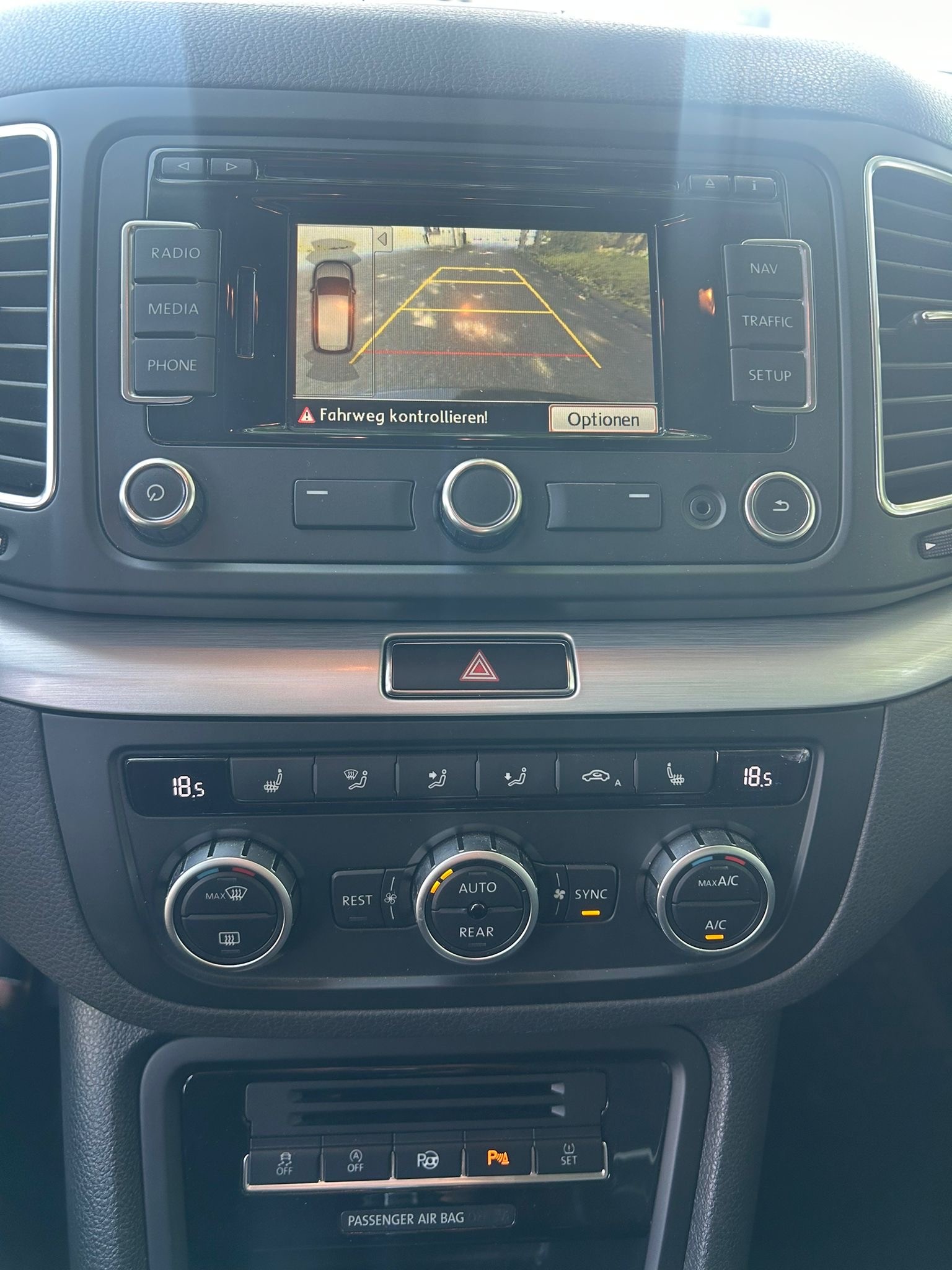 VW Sharan 1.4 TSI BMT Comfortline DSG-image-8