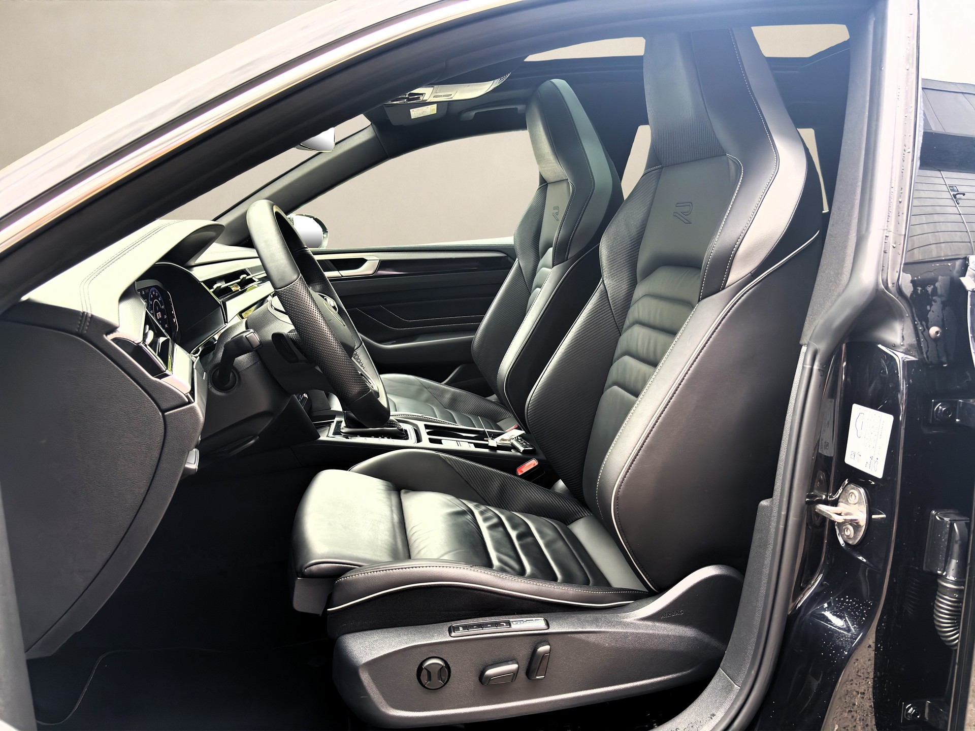 VW Arteon SB 2.0 TDI ❗R-Line 4Motion❗ DSG ✅CH-Fahrzeug & 8-fach bereift✅-image-8