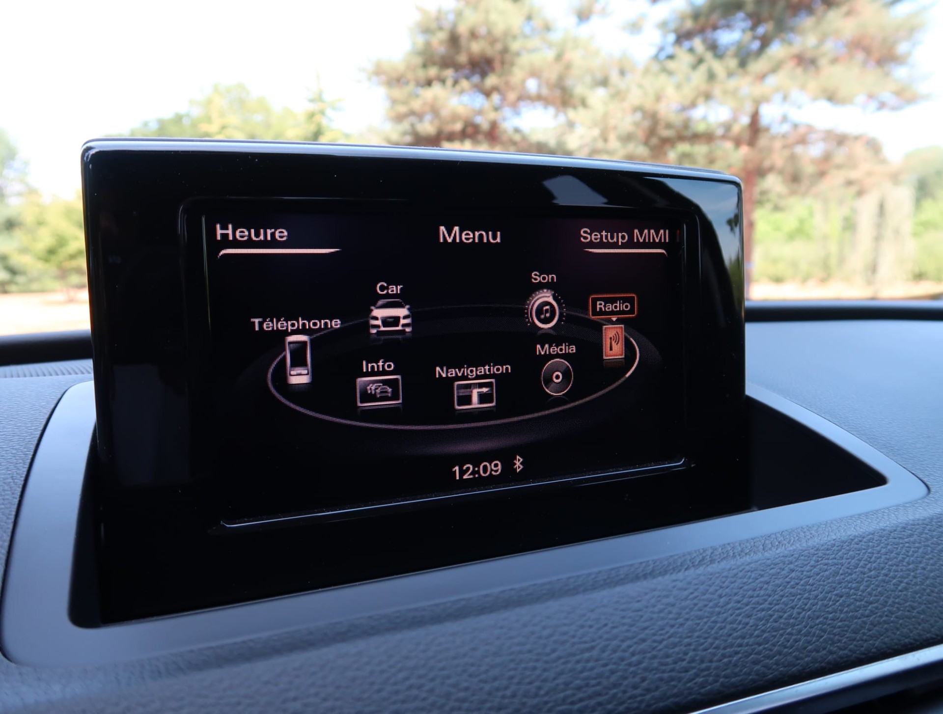 AUDI Q3 2.0 TFSI quattro S-tronic-image-18