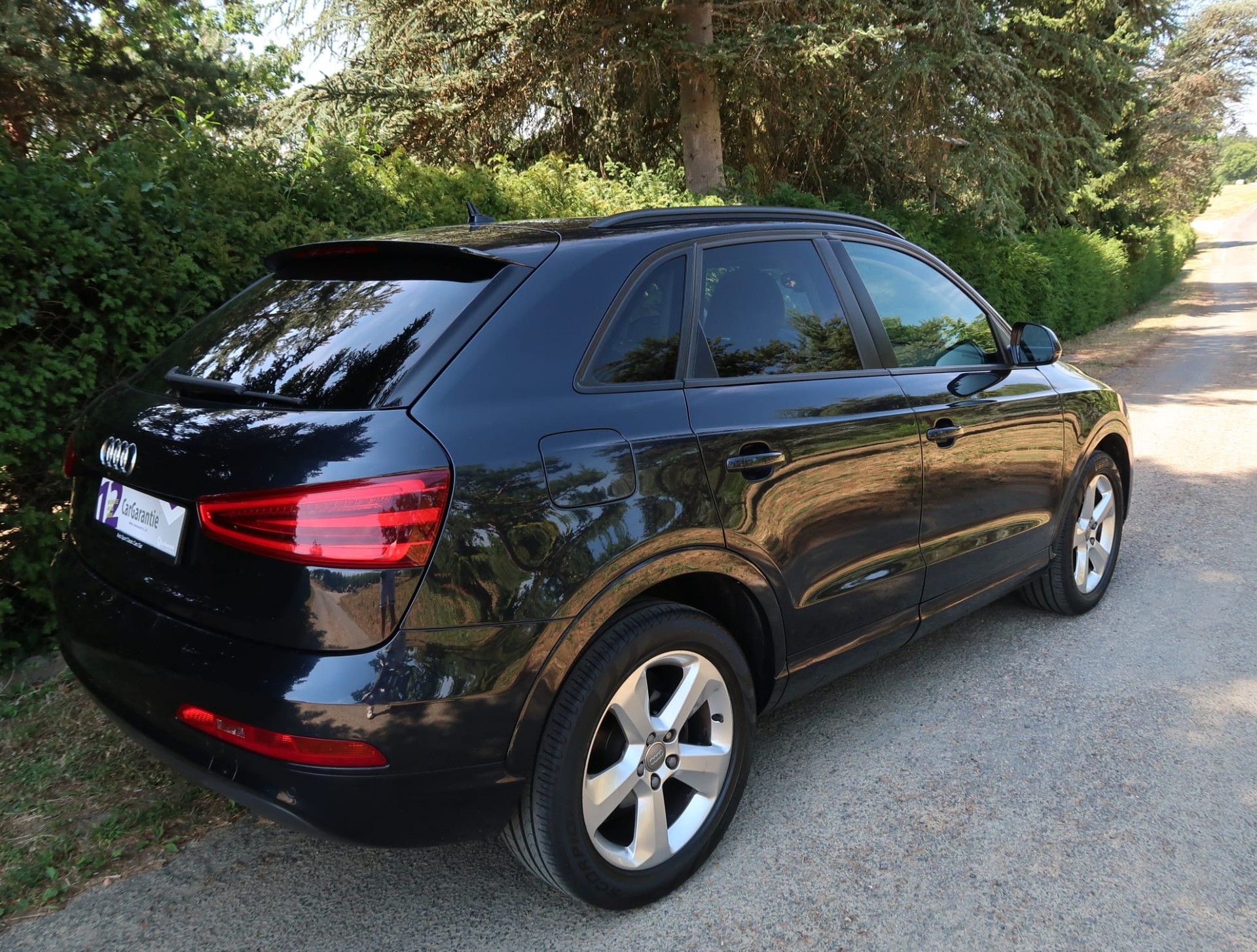 AUDI Q3 2.0 TFSI quattro S-tronic-image-4