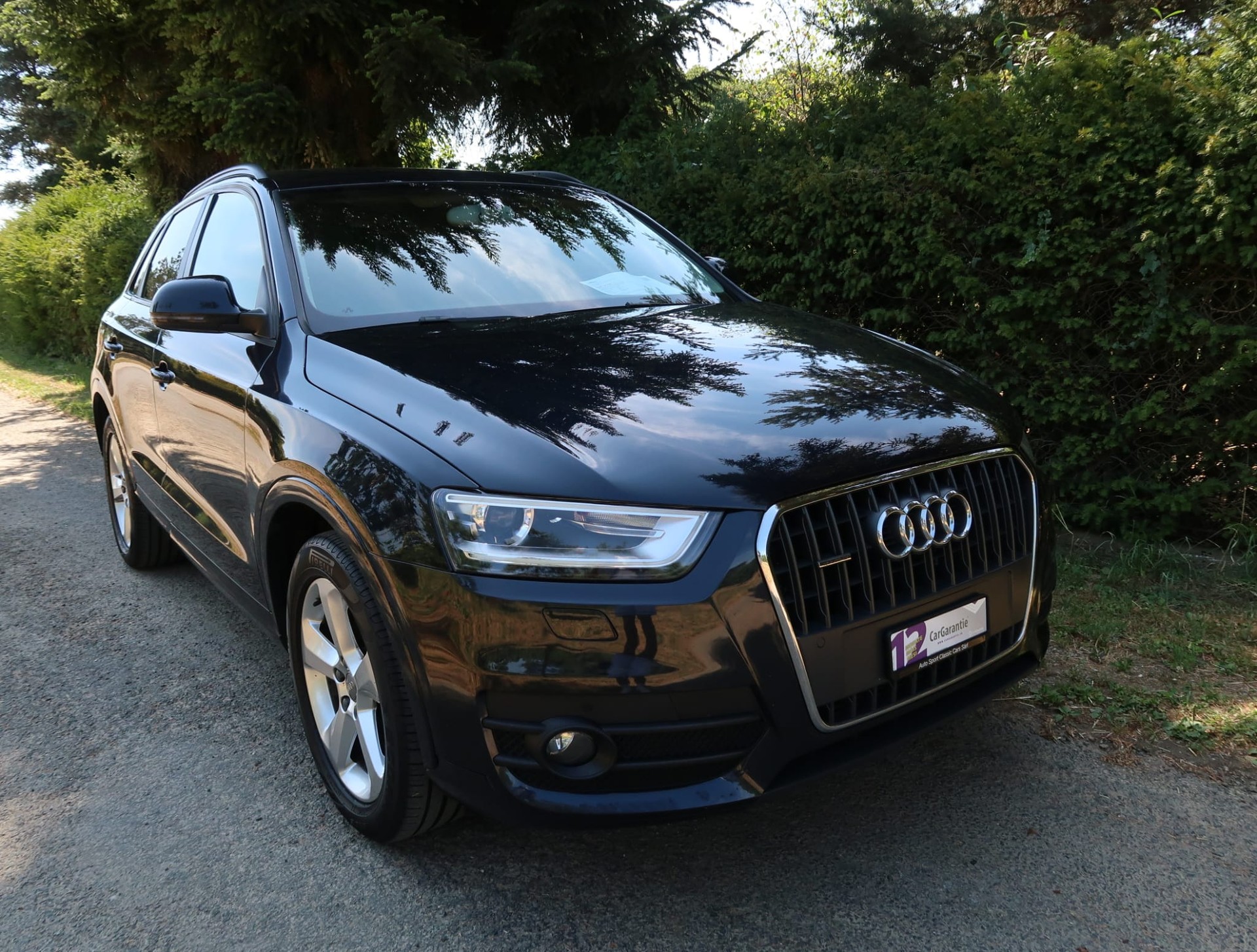 AUDI Q3 2.0 TFSI quattro S-tronic-image-2