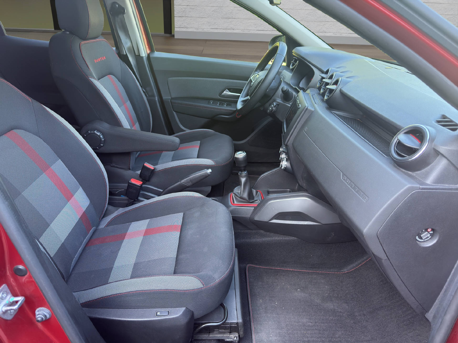 DACIA Duster 1.6 Ultimate 4WD-image-15