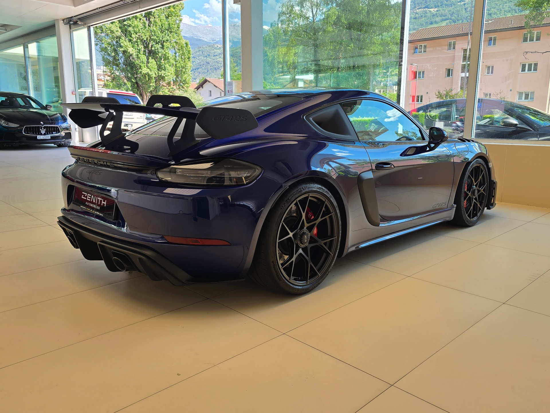 PORSCHE 718 Cayman GT4 RS PDK-image-4