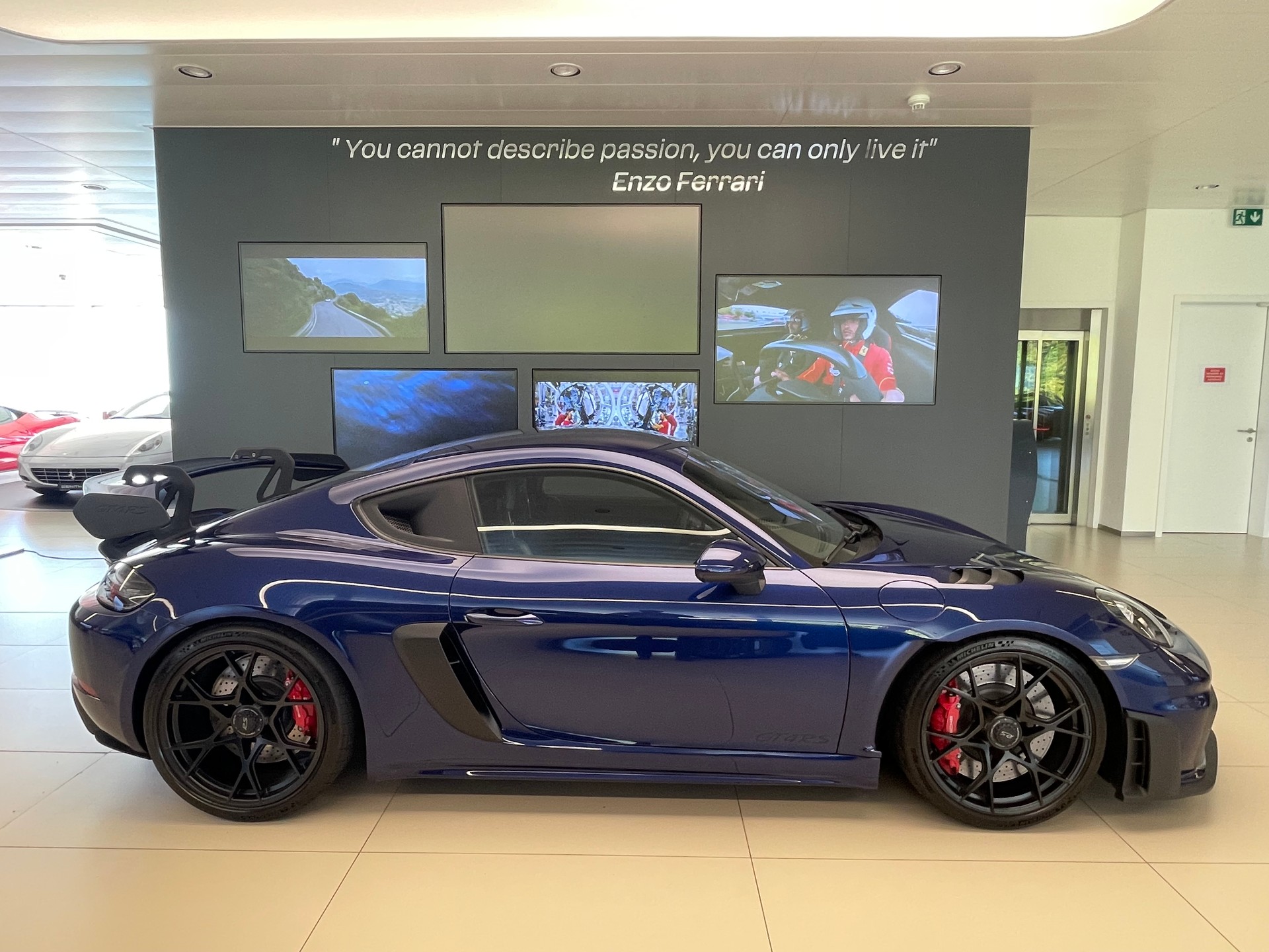 PORSCHE 718 Cayman GT4 RS PDK-image-3