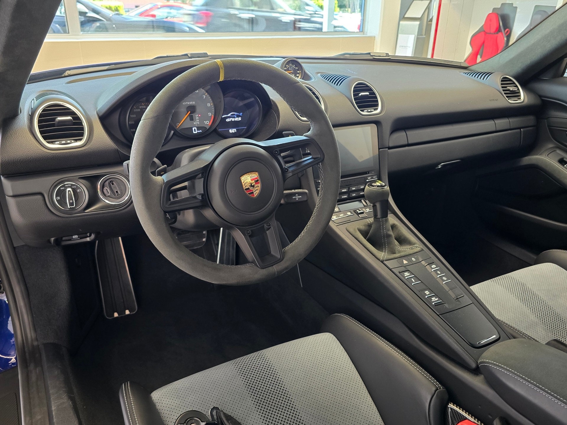 PORSCHE 718 Cayman GT4 RS PDK-image-10
