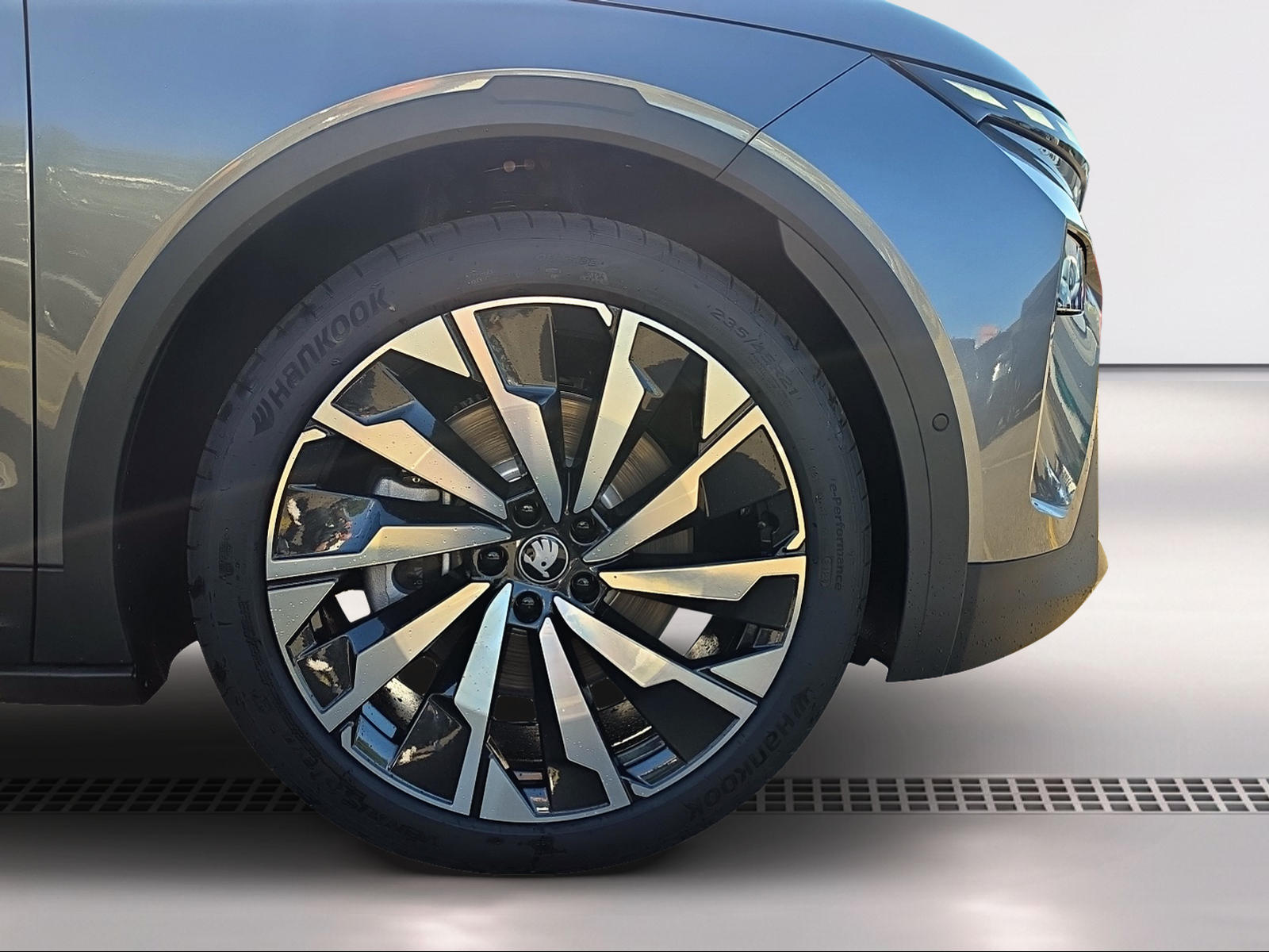 SKODA Elroq 85x Sportline 4x4-image-7