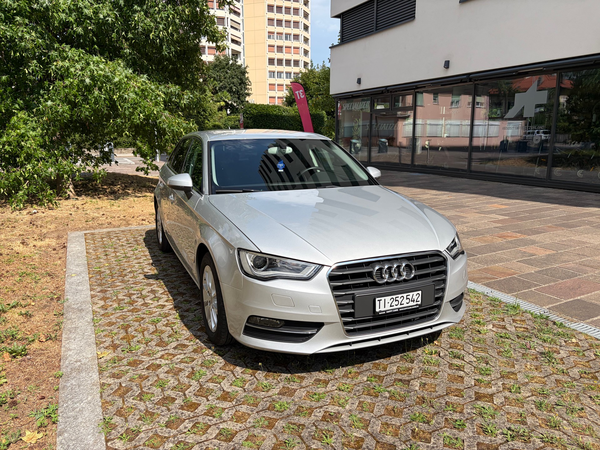 AUDI 1.4 T FSI COD Attraction S-Tr-image-0