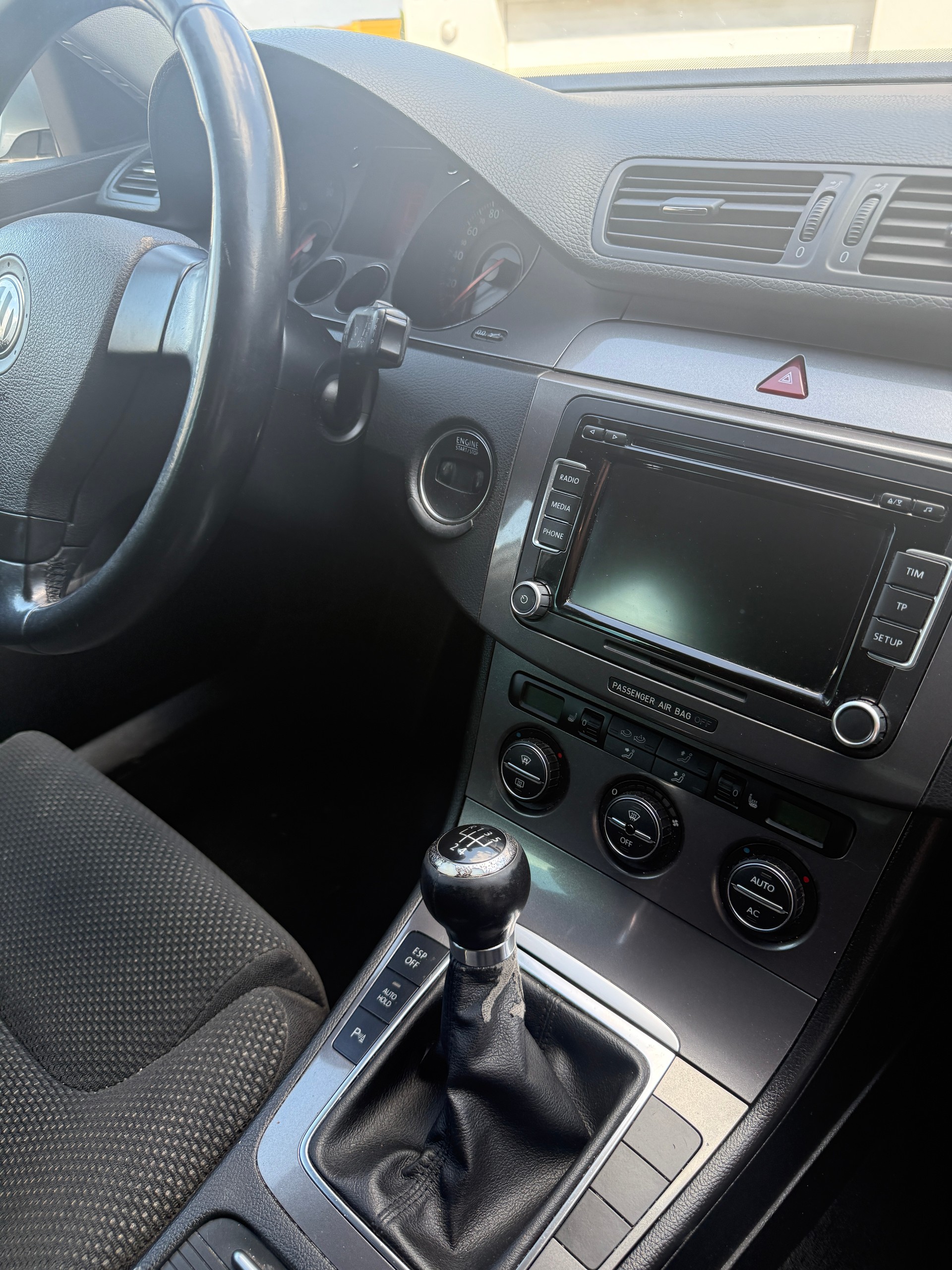 VW Passat Variant 1.9 TDI BlueMotion-image-14