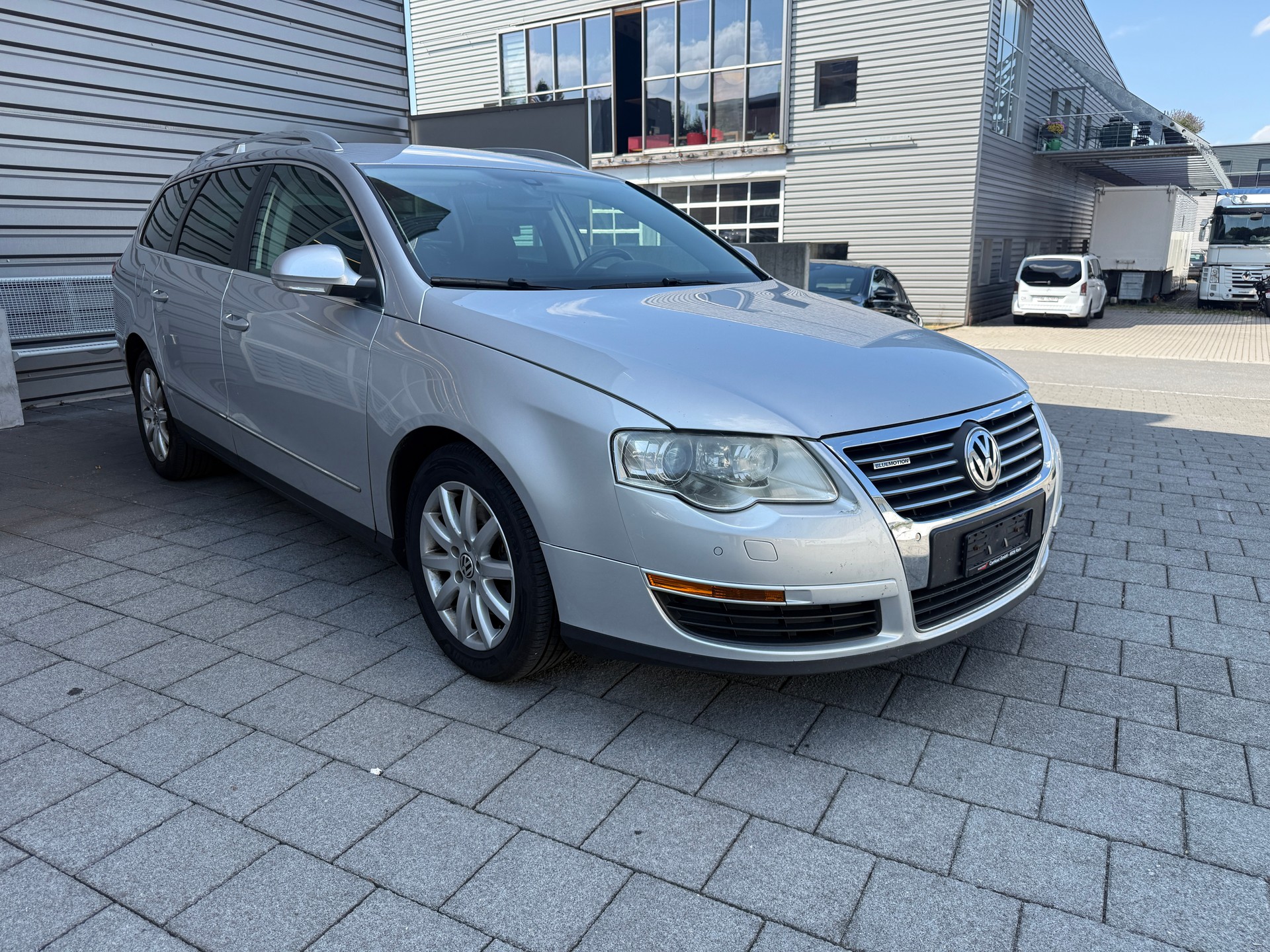 VW Passat Variant 1.9 TDI BlueMotion-image-1