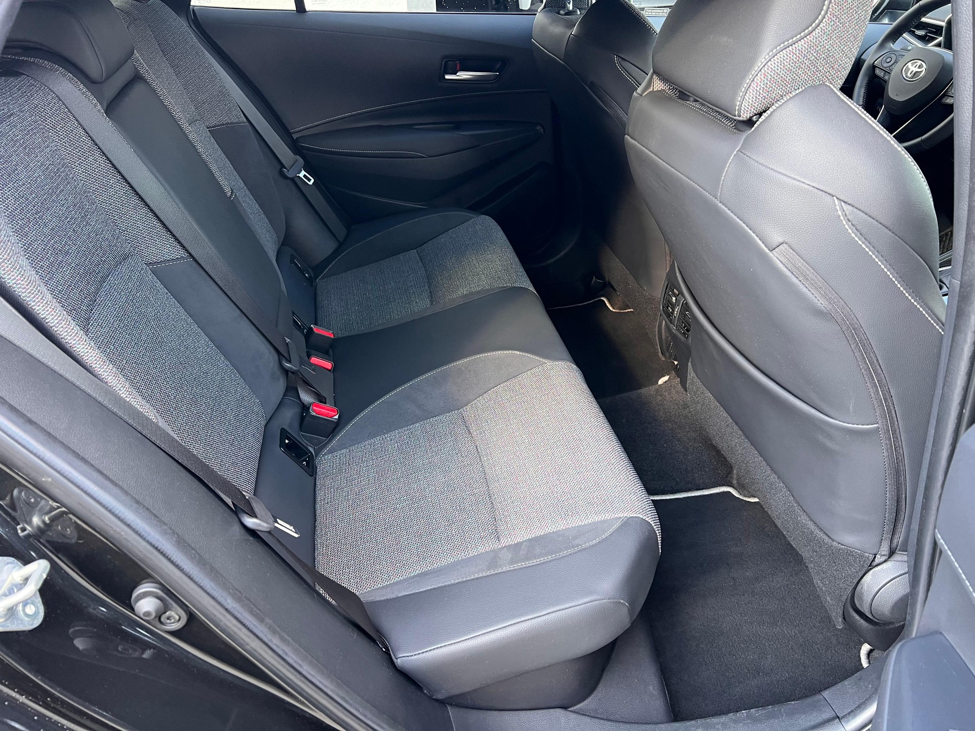 TOYOTA Corolla Touring Sports 2.0 HSD Trend-image-11