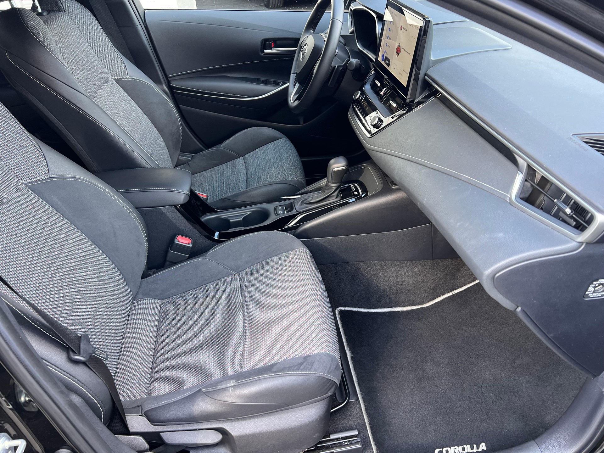 TOYOTA Corolla Touring Sports 2.0 HSD Trend-image-12
