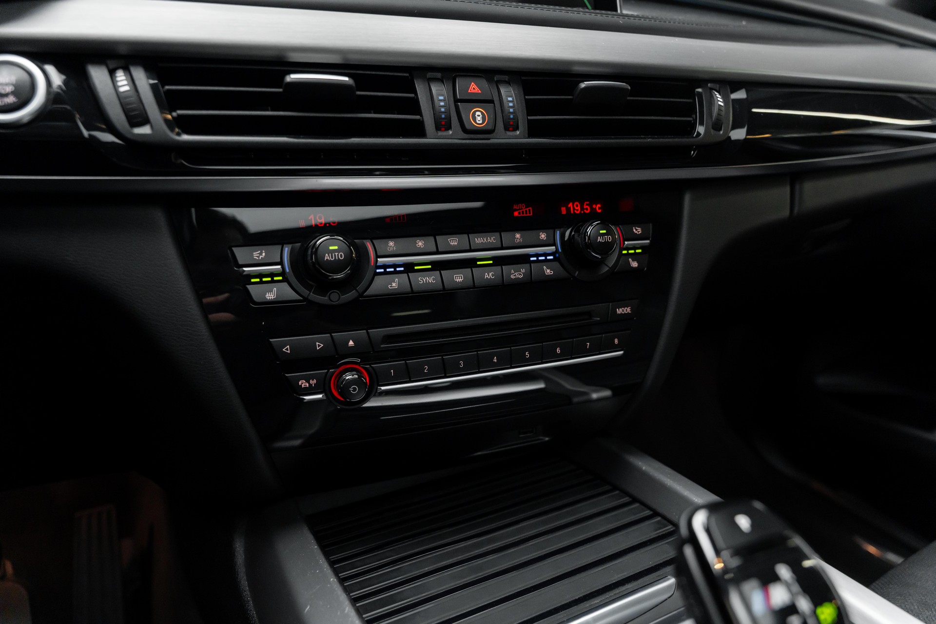 BMW X5 xDrive M50d Pure M Sport Plus Steptronic | All Black-image-16