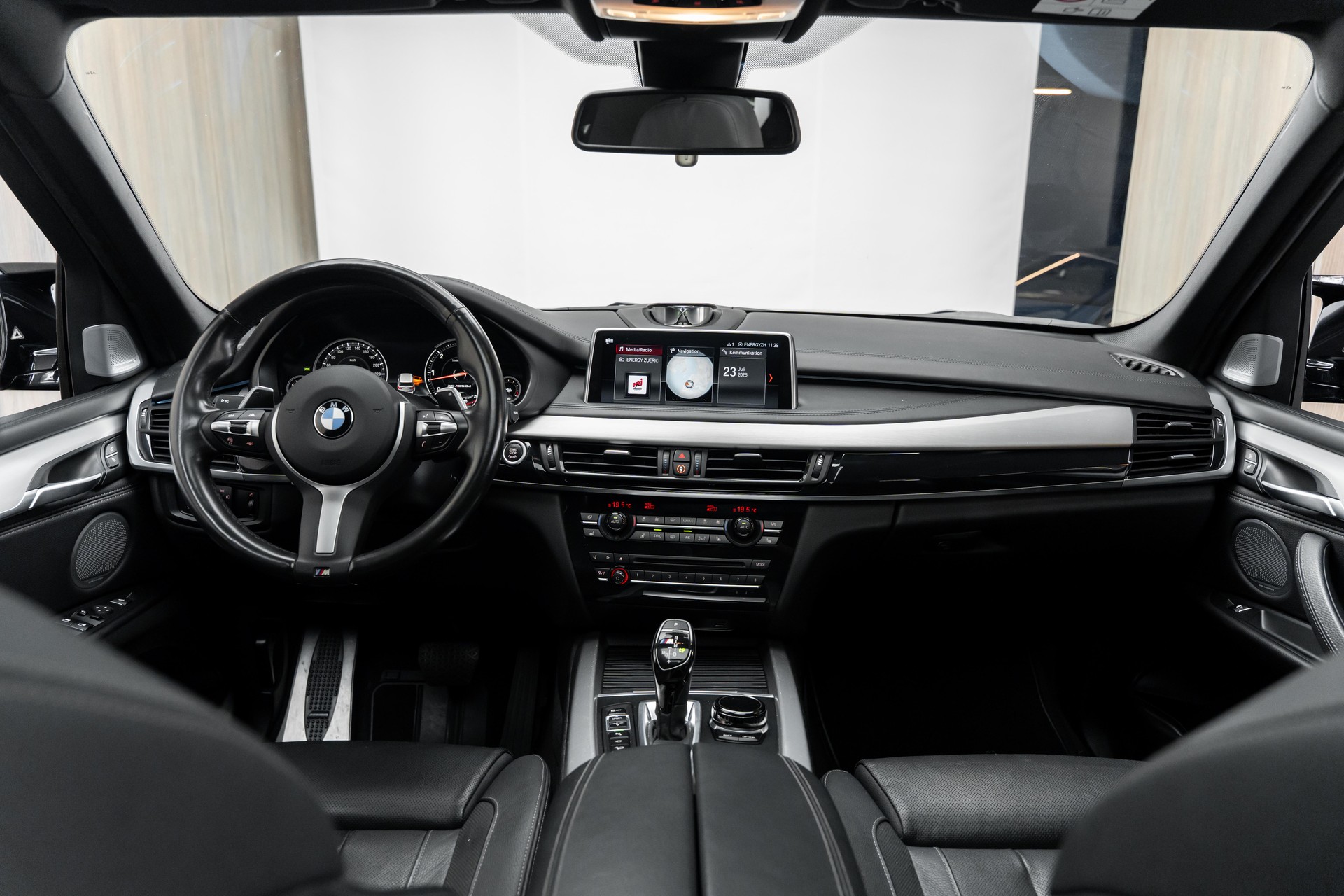 BMW X5 xDrive M50d Pure M Sport Plus Steptronic | All Black-image-2