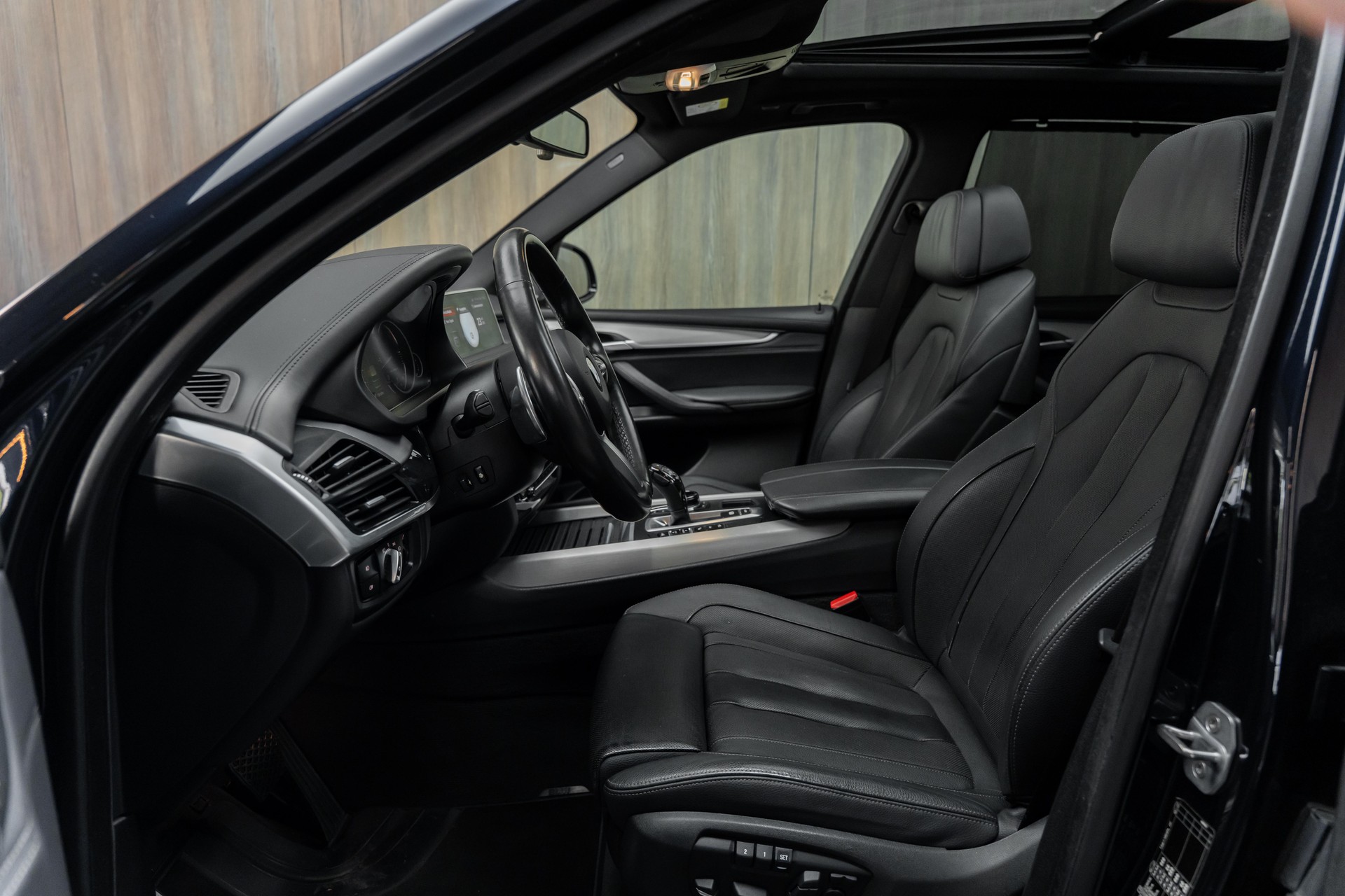 BMW X5 xDrive M50d Pure M Sport Plus Steptronic | All Black-image-4