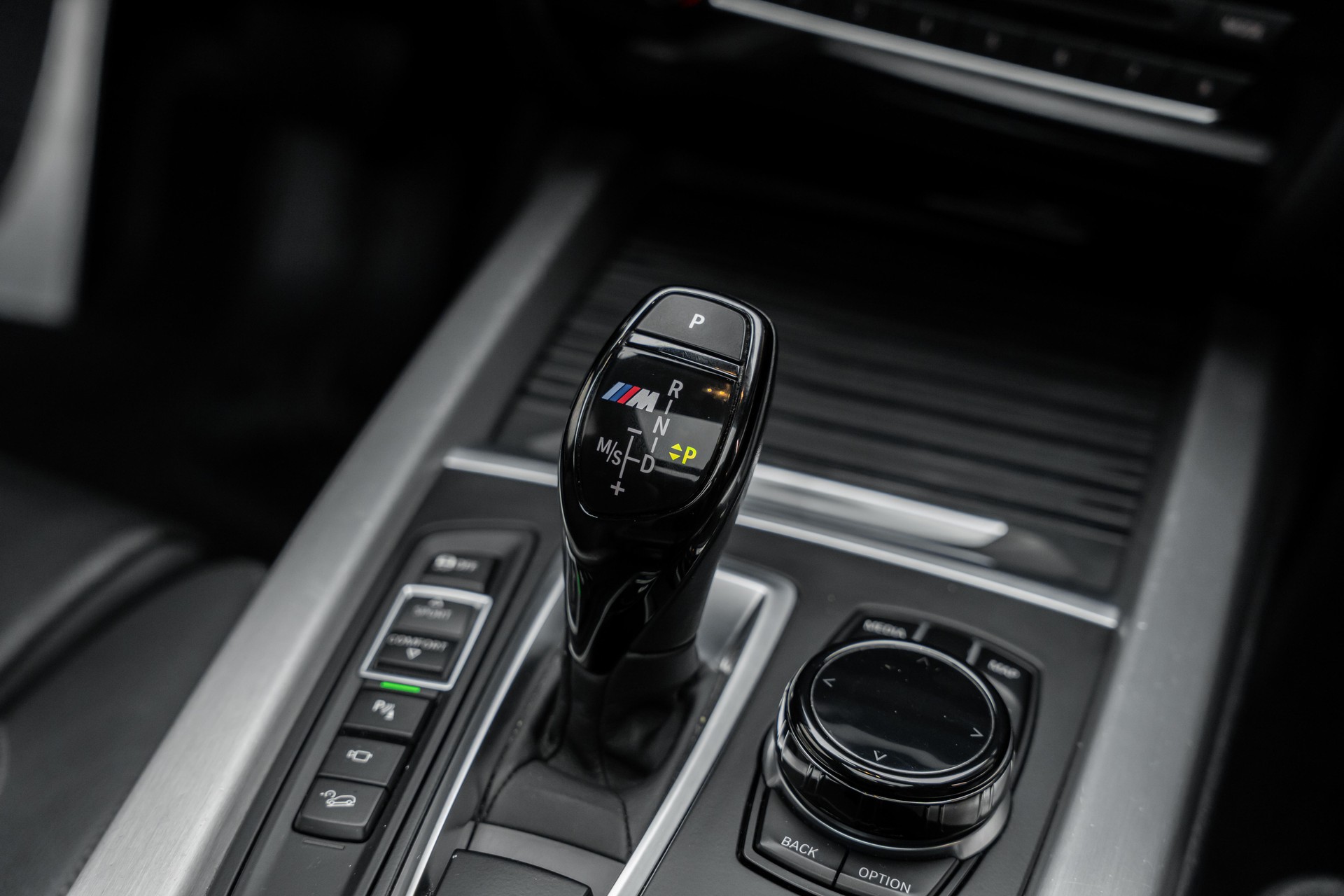 BMW X5 xDrive M50d Pure M Sport Plus Steptronic | All Black-image-22