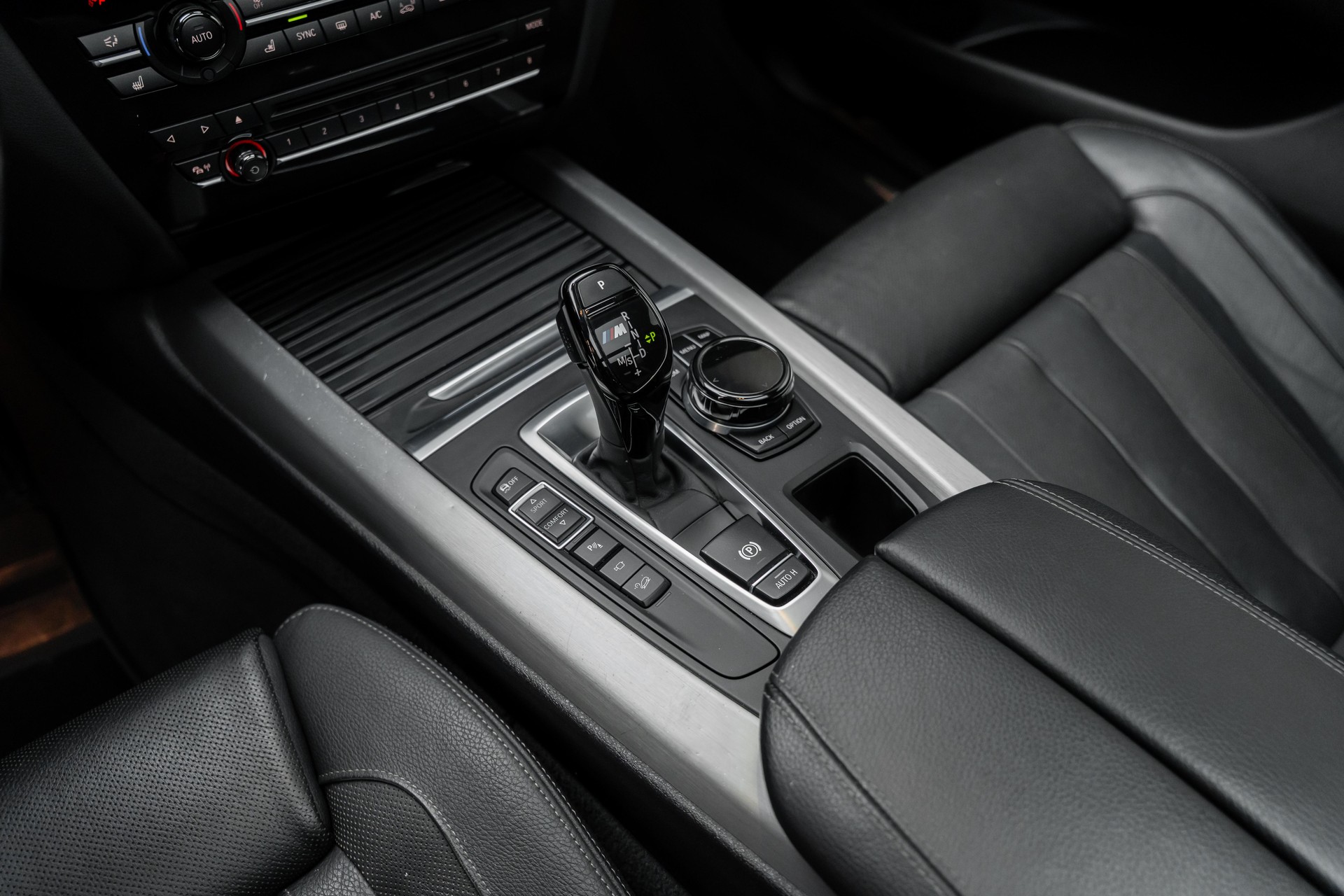 BMW X5 xDrive M50d Pure M Sport Plus Steptronic | All Black-image-17