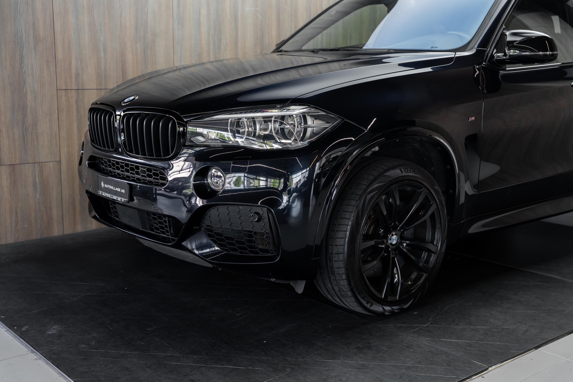 BMW X5 xDrive M50d Pure M Sport Plus Steptronic | All Black-image-27