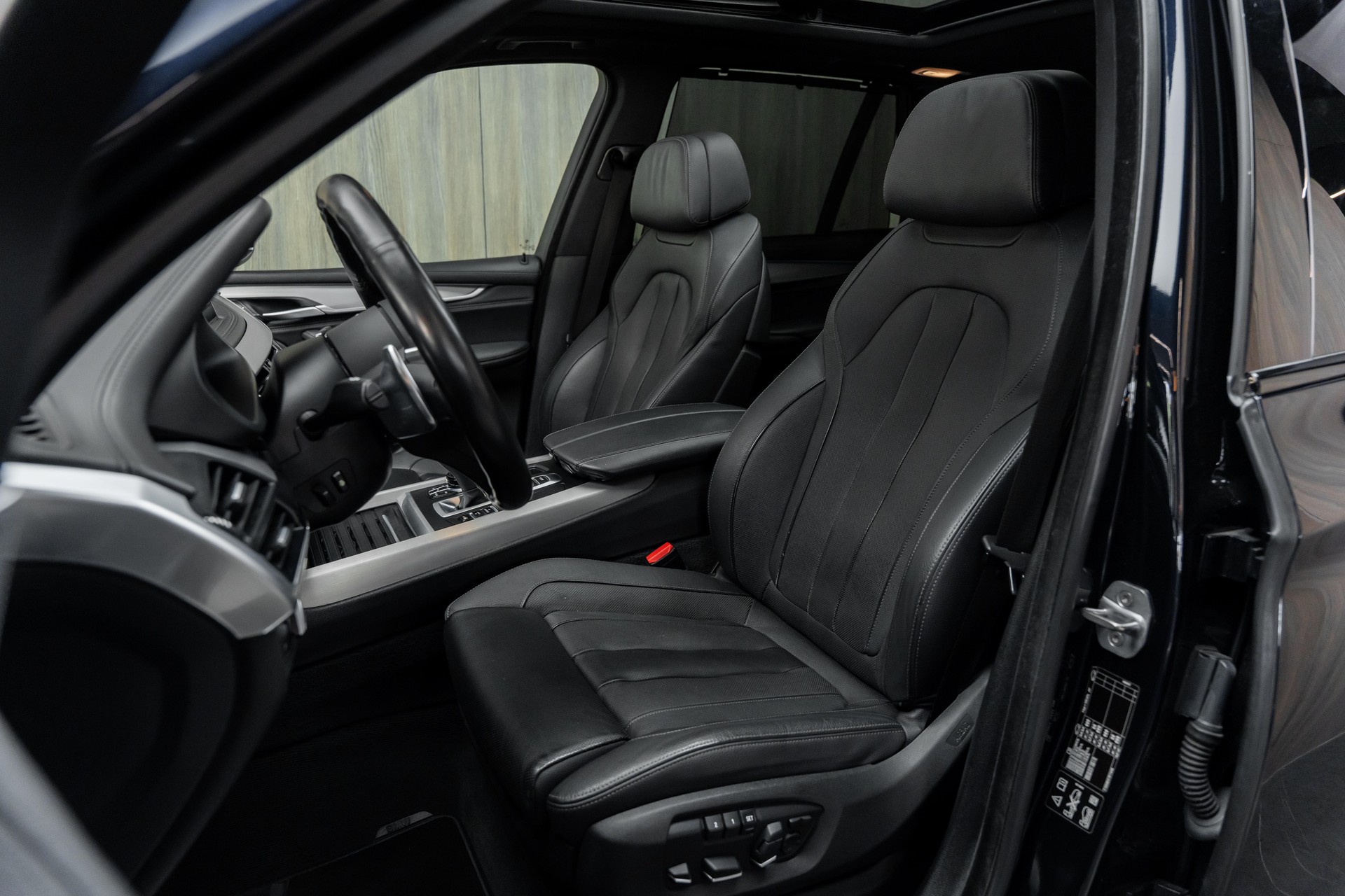 BMW X5 xDrive M50d Pure M Sport Plus Steptronic | All Black-image-5