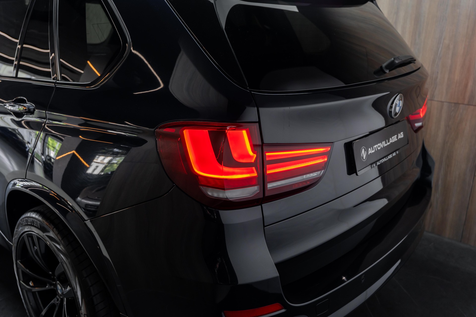BMW X5 xDrive M50d Pure M Sport Plus Steptronic | All Black-image-26