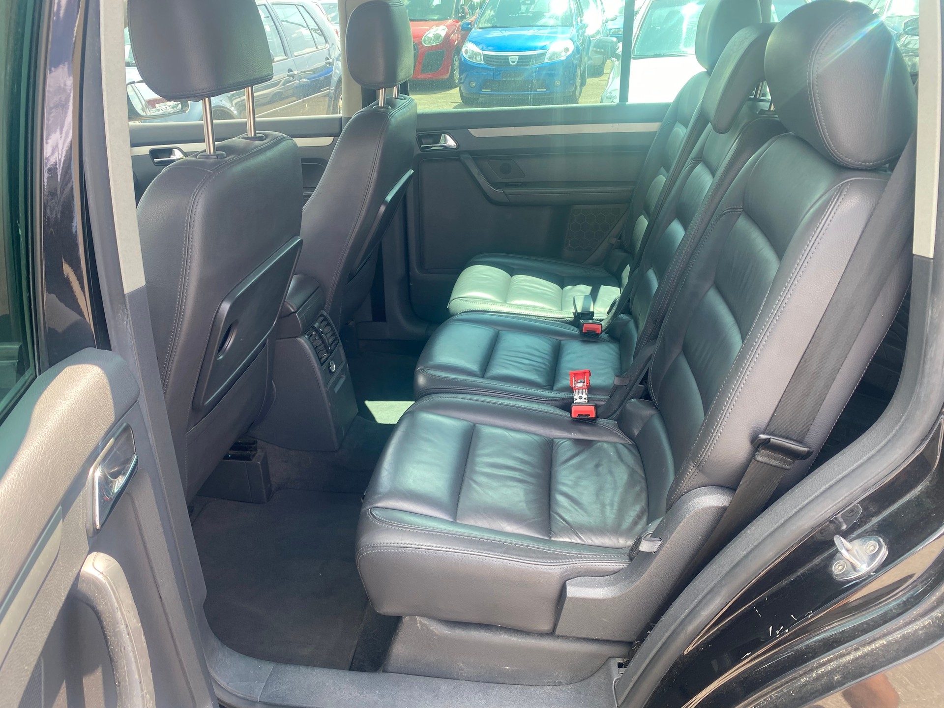 VW Touran 2.0 TDI Trendline-image-10