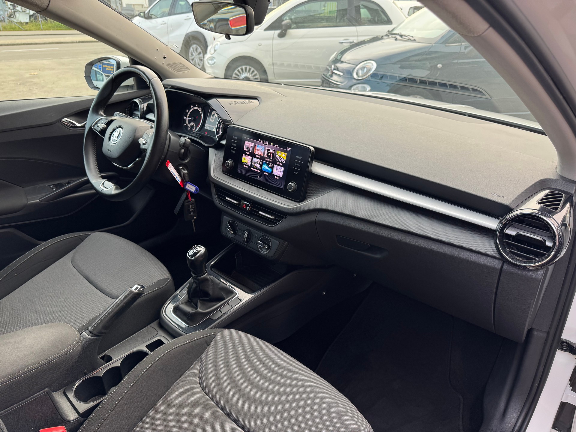 SKODA Fabia 1.0 MPI Ambition-image-15