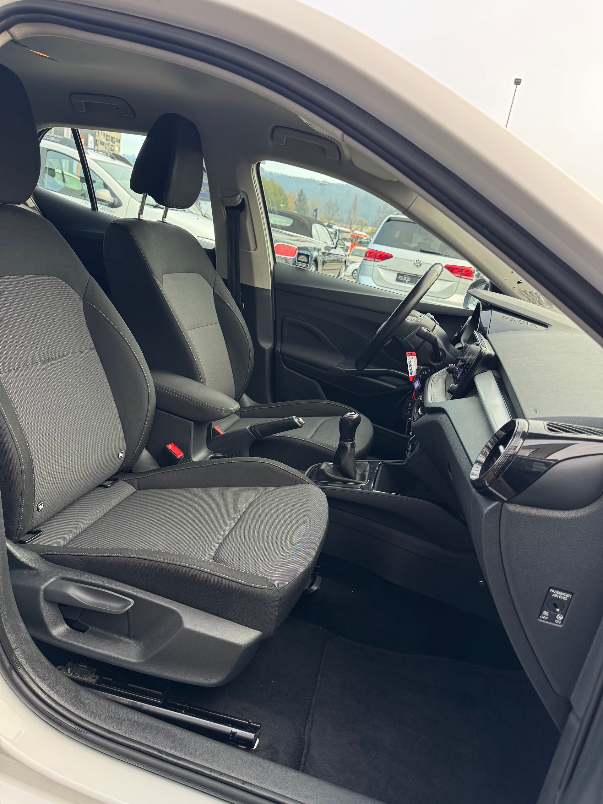 SKODA Fabia 1.0 MPI Ambition-image-16