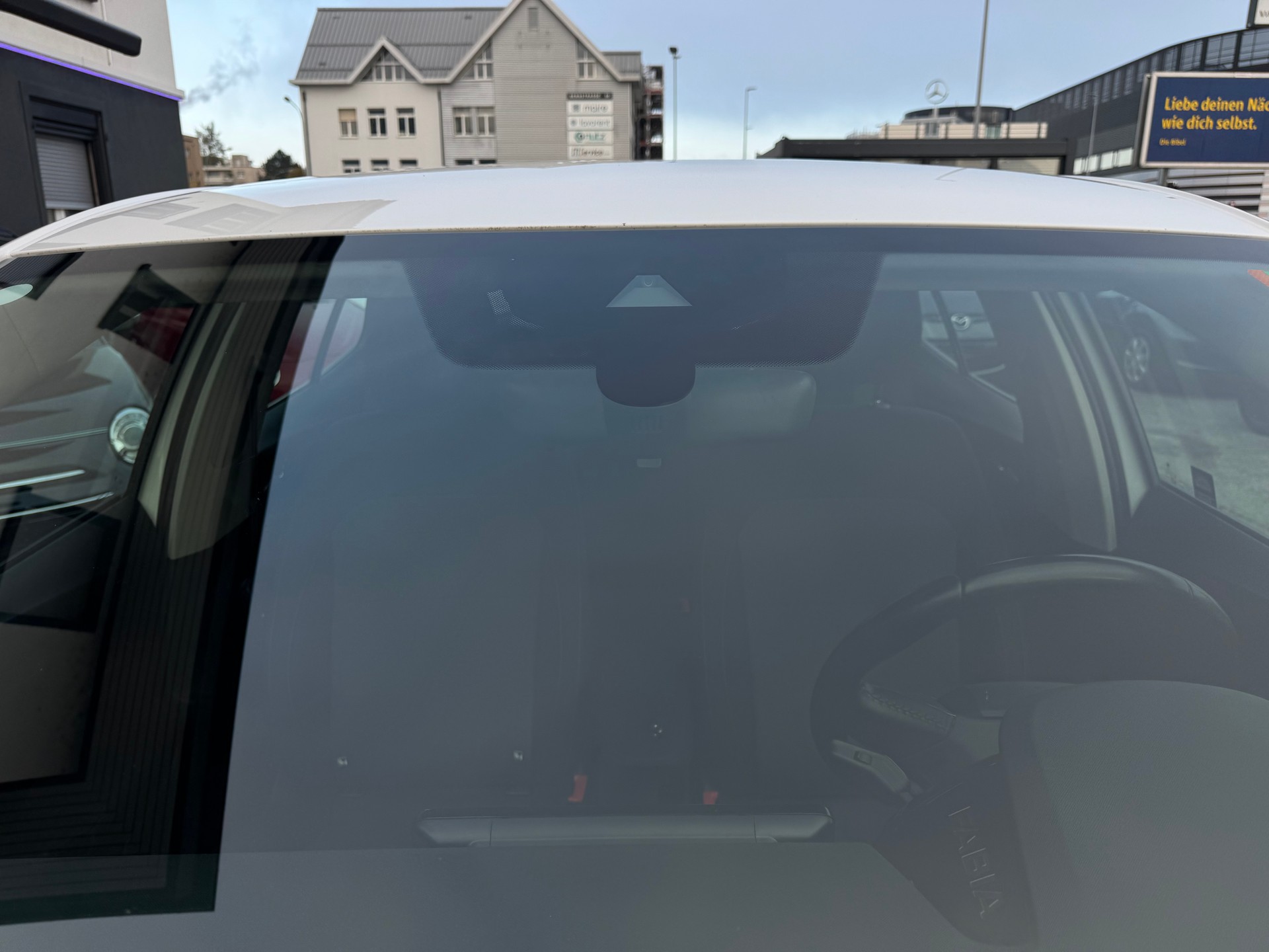 SKODA Fabia 1.0 MPI Ambition-image-9