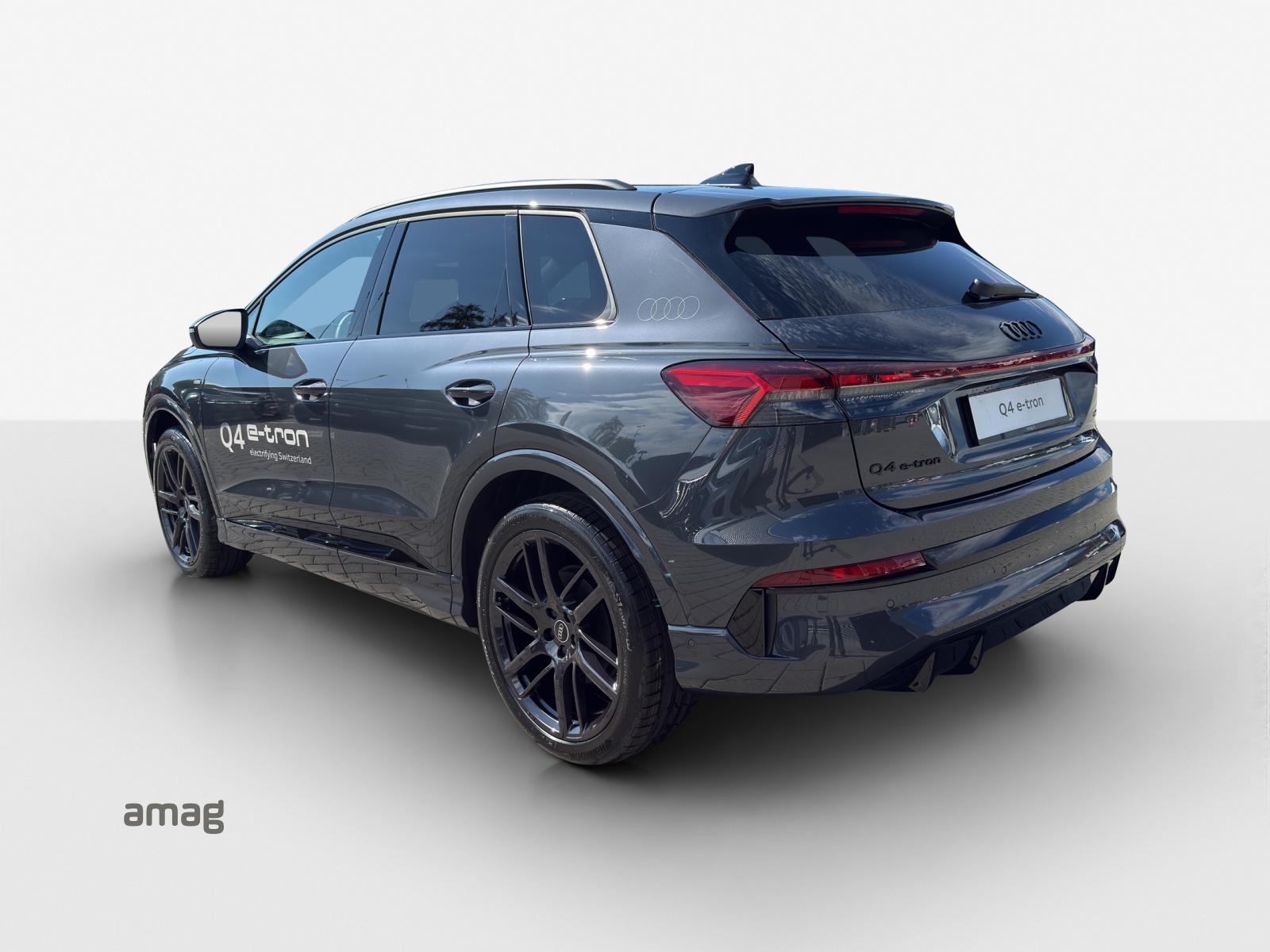AUDI Q4 e-tron SUV quattro performance-showroom-element-2