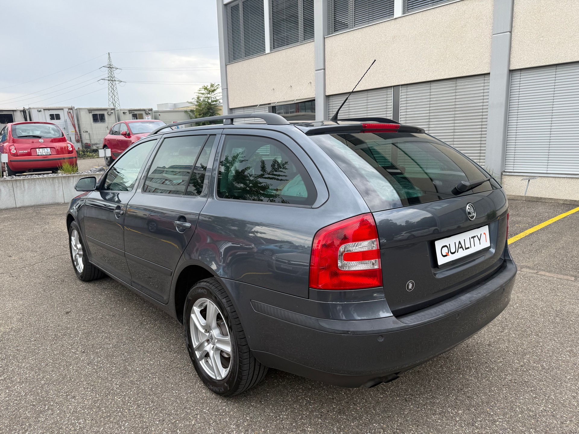 SKODA Octavia 2.0 FSI Elegance-image-3