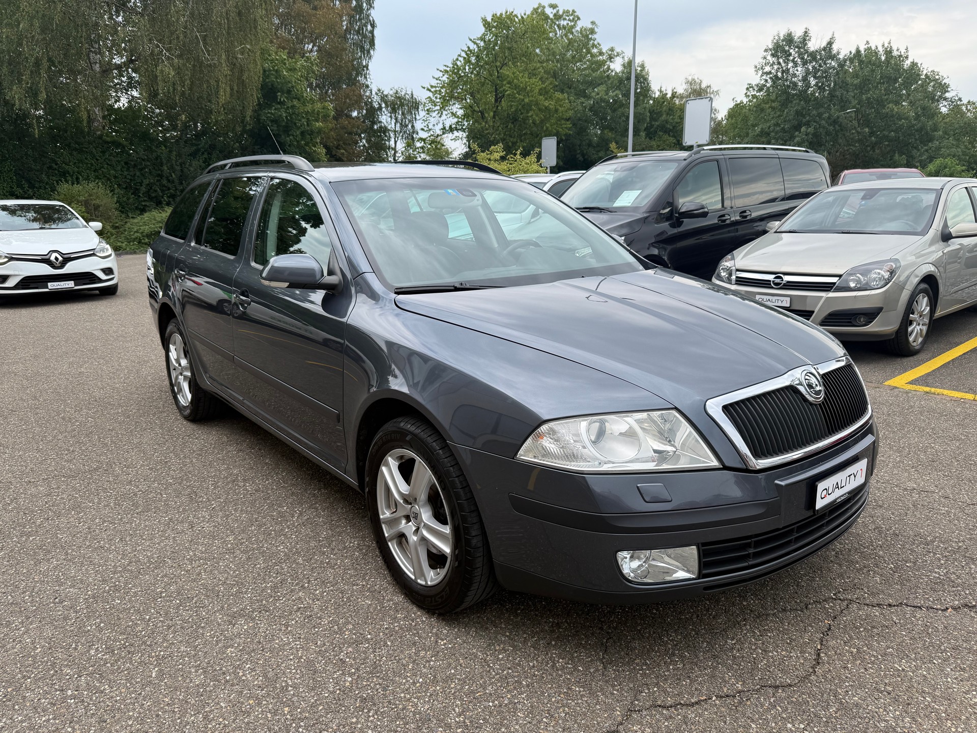 SKODA Octavia 2.0 FSI Elegance-image-2