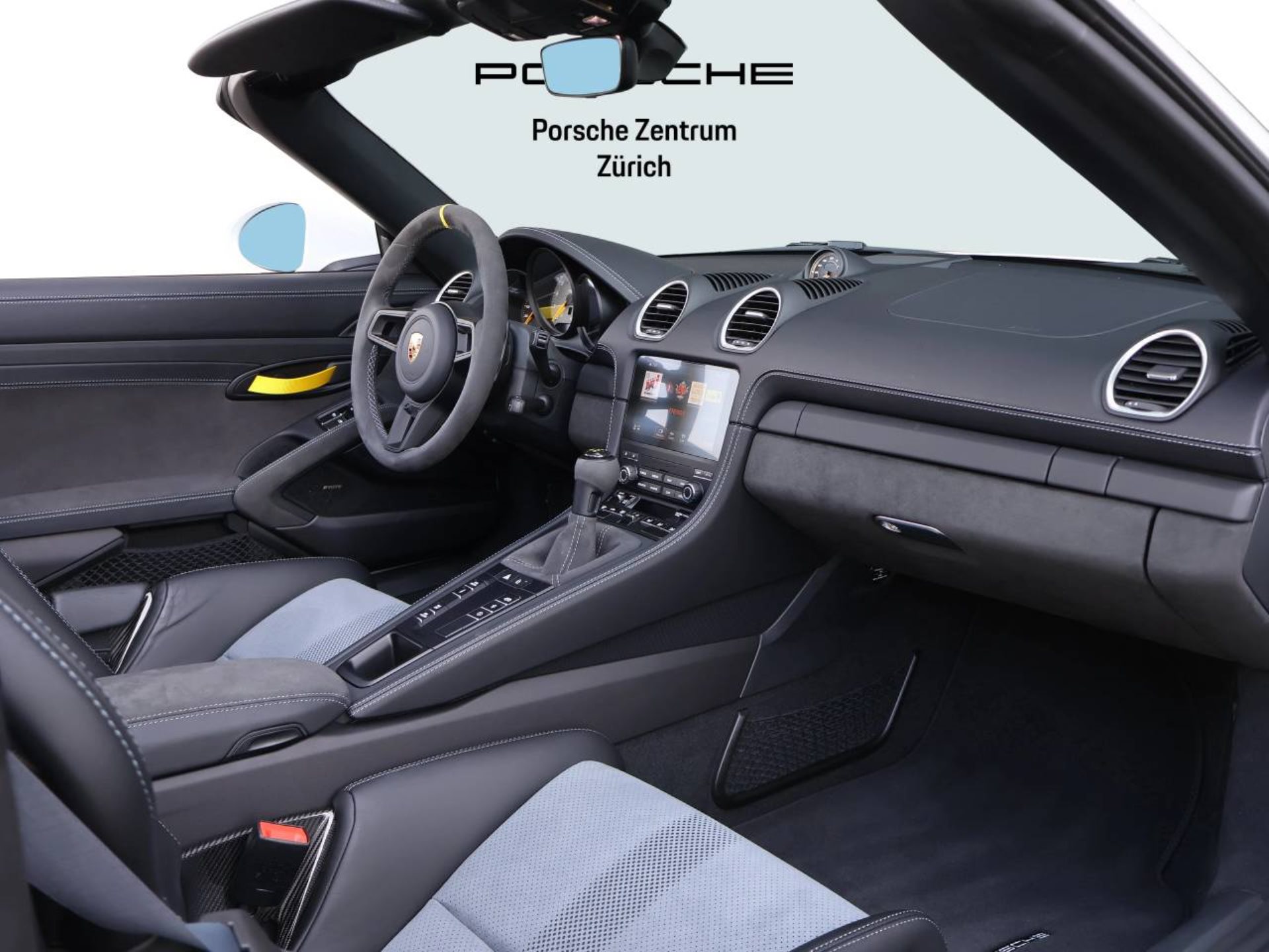 PORSCHE 718 Spyder RS-image-12
