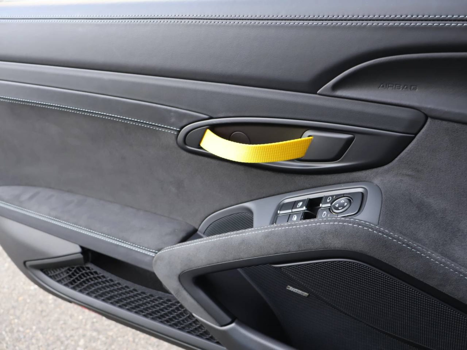 PORSCHE 718 Spyder RS-image-18